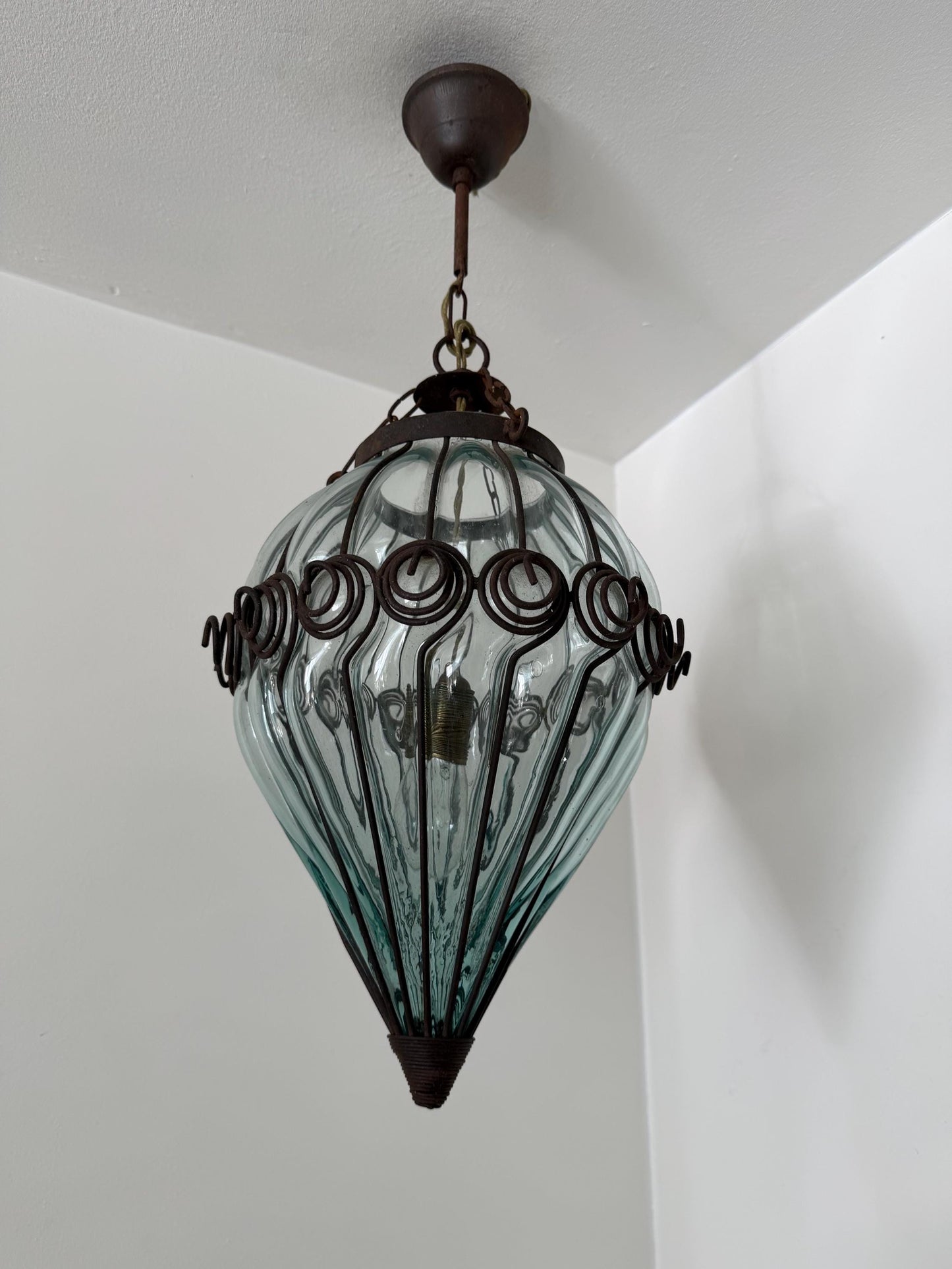 venezian vintage mouthblown glass ceiling lamp. veneziaanse oude hanglamp