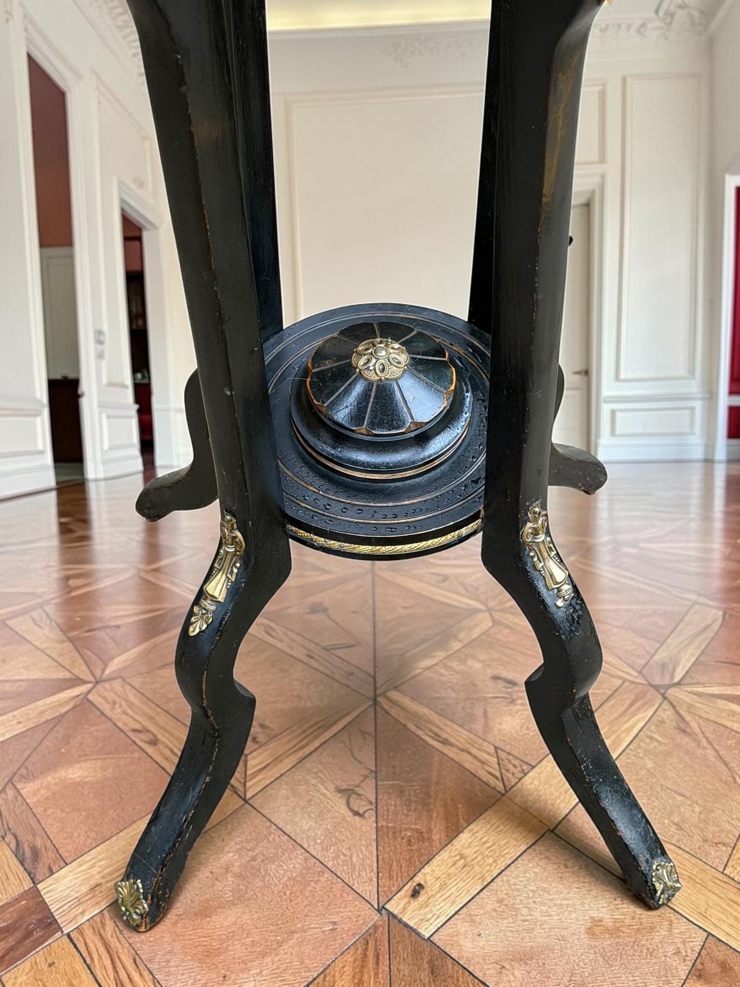 French Napoleon III Marquetry Plant Stand with Hand-Painted Ceramic Tile, circa 1860, antique sidetable.