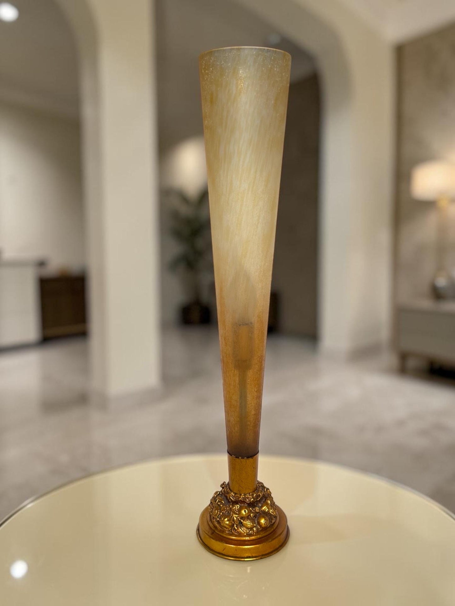 An elegant tall Vintage Italian Hollywood Regency Table Lamp Frosted Glass Gilt Fruit Base Mid Century  tablelamp goldausema lights