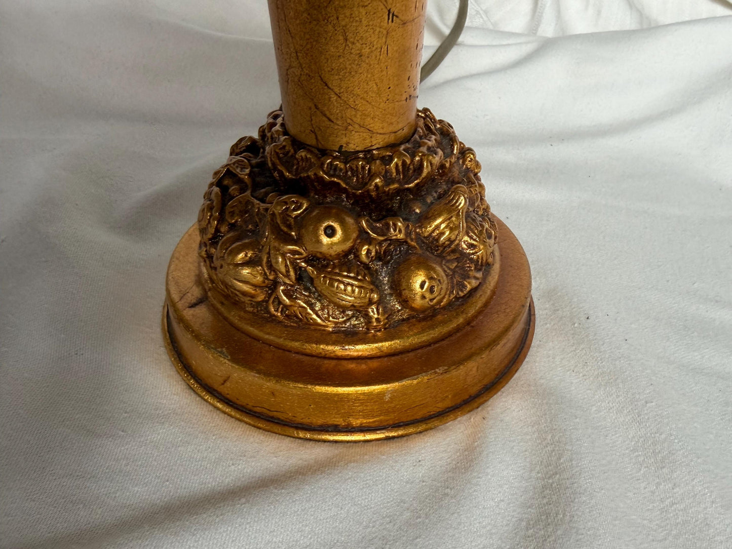 An elegant tall Vintage Italian Hollywood Regency Table Lamp Frosted Glass Gilt Fruit Base Mid Century  tablelamp goldausema lights