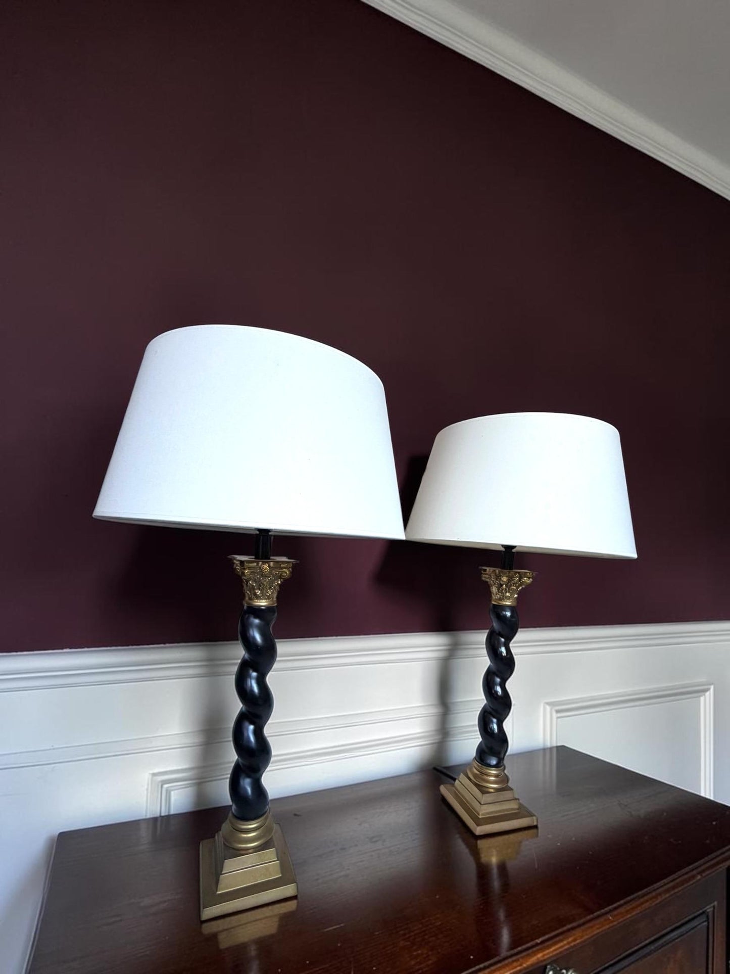 XL Pair of French Solomonic Barley Twist Table Lamps, Black Gilt solid brass 1940s midcentury empire revival korintische zuil 78 cm, 39.7 in