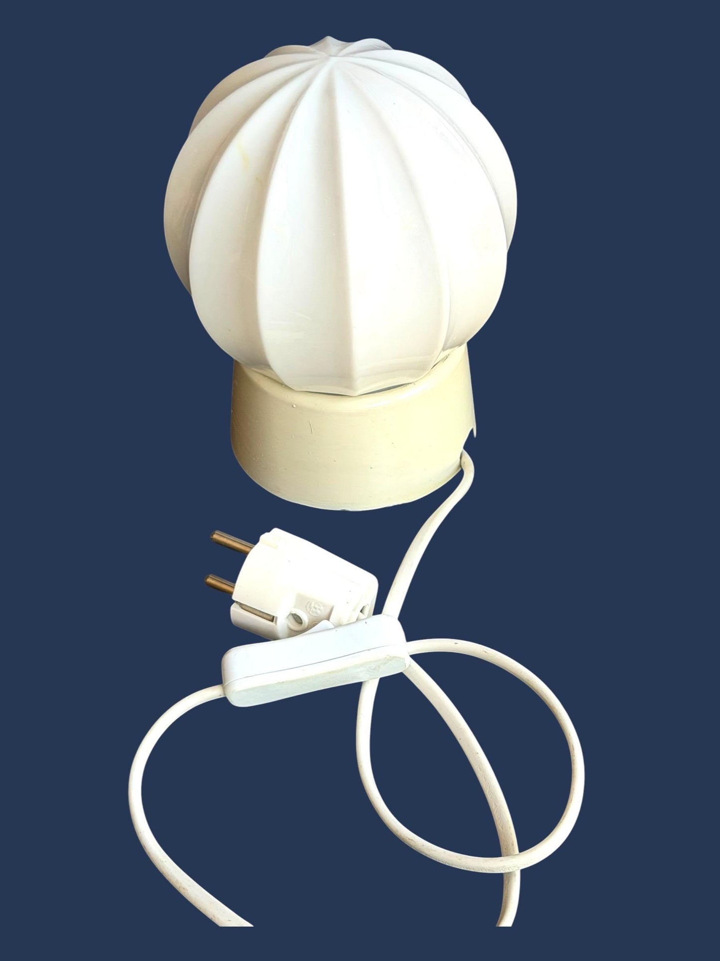 Art Deco Cream Glass tableLamp - Thabur, Niko Fixture