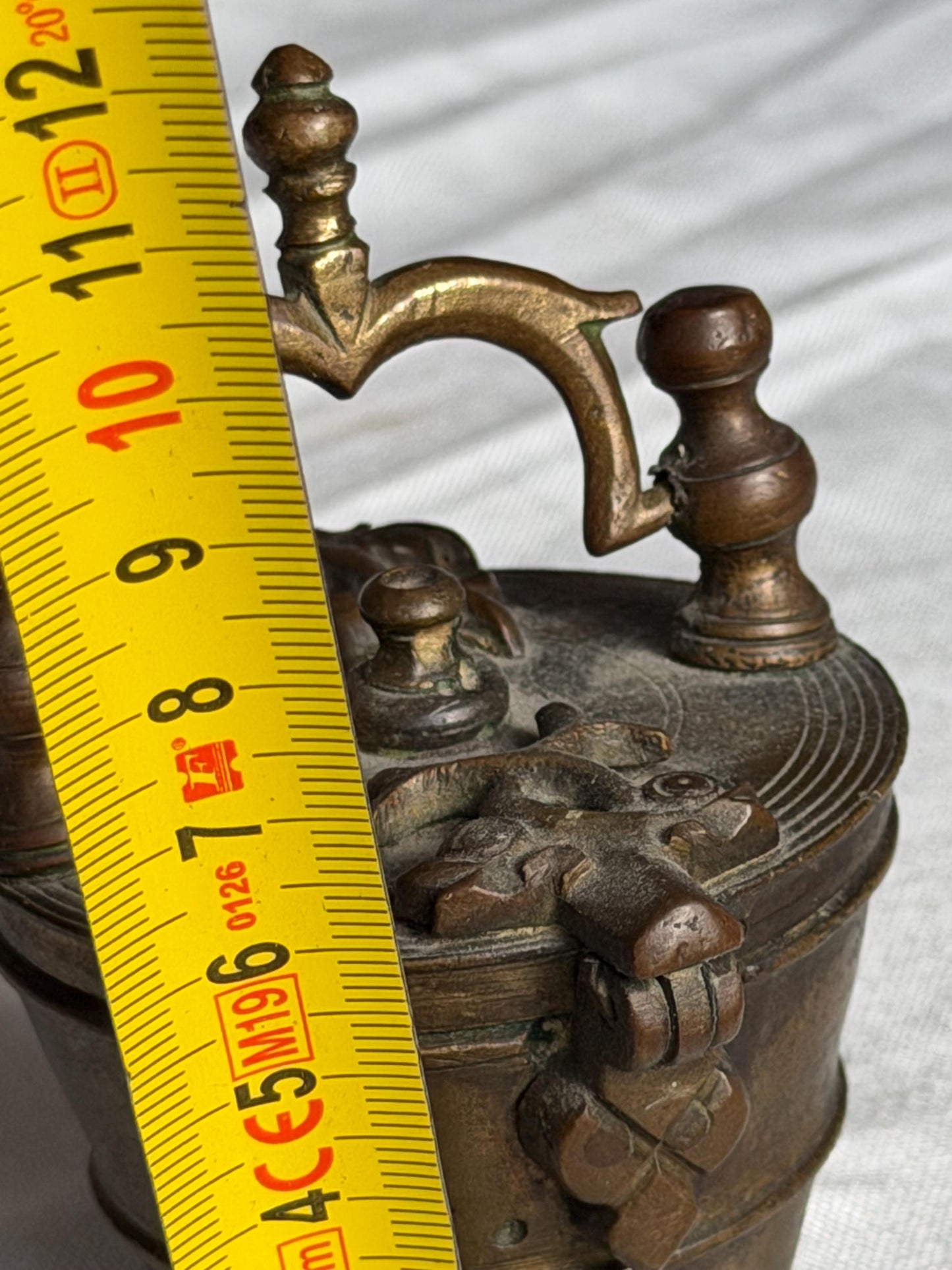 Antique ‘ Nuremberg bronze nesting cup weight set ‘ , sluitgewicht, 18th / 19th.
