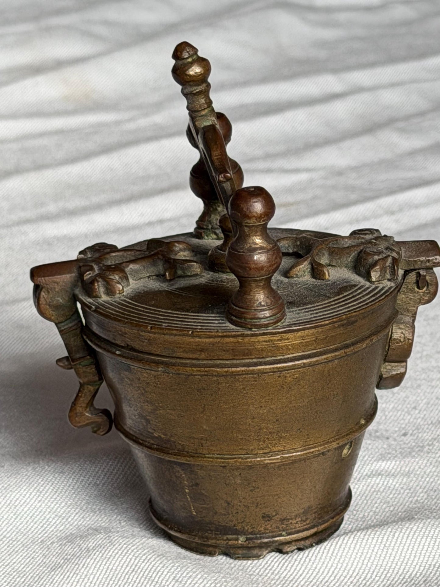Antique ‘ Nuremberg bronze nesting cup weight set ‘ , sluitgewicht, 18th / 19th.