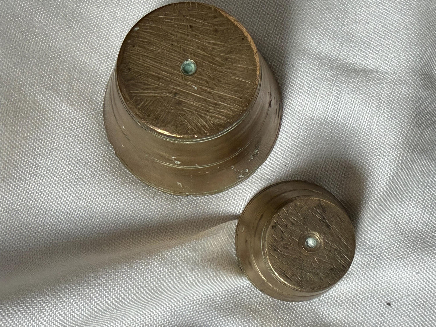 Antique ‘ Nuremberg bronze nesting cup weight set ‘ , sluitgewicht, 18th / 19th.