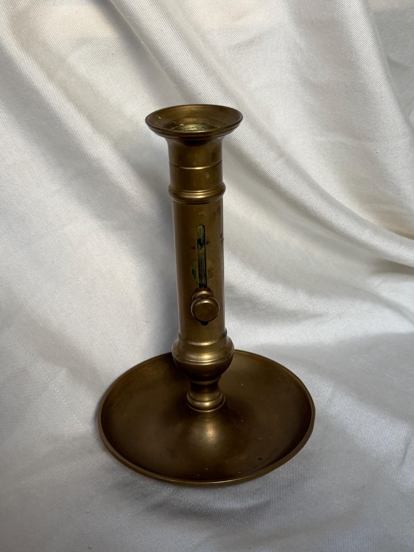Antique brass Candle Holder, Brass Push Up Candlestick Circa 1900, schuifkandelaar.