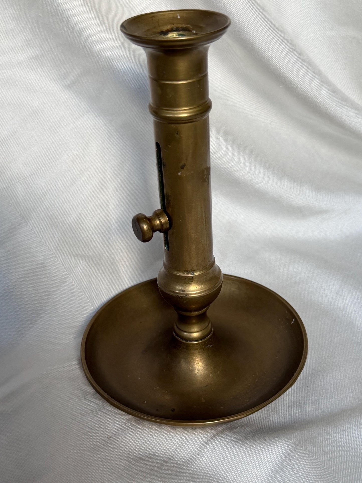 Antique brass Candle Holder, Brass Push Up Candlestick Circa 1900, schuifkandelaar.