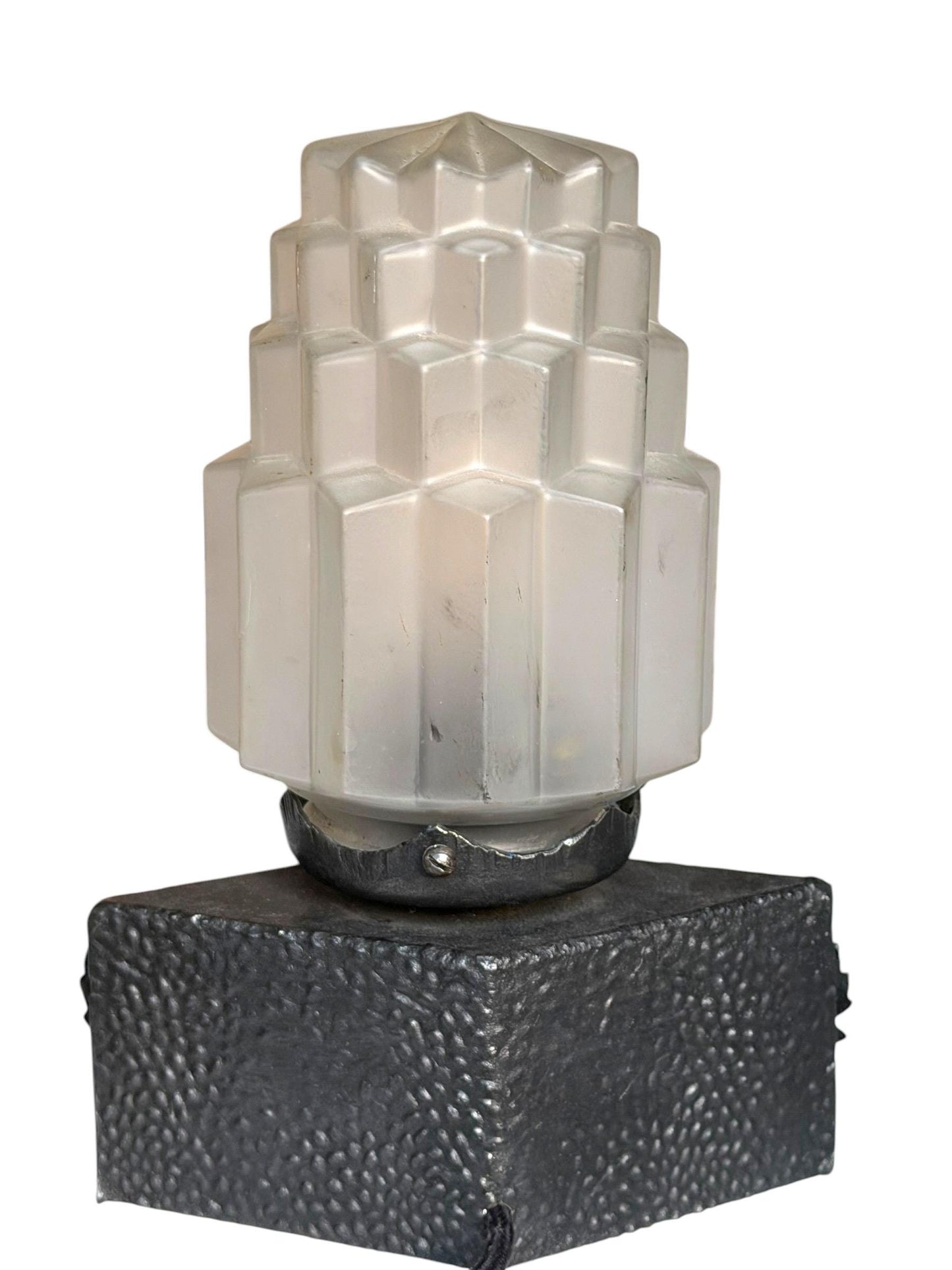 dutch Art Deco trapeze lamp. Hammered Cast Iron Table Lamp with Stepped Trapeze Frosted Glass Shade, 1930s, Amsterdam schoolausema lights