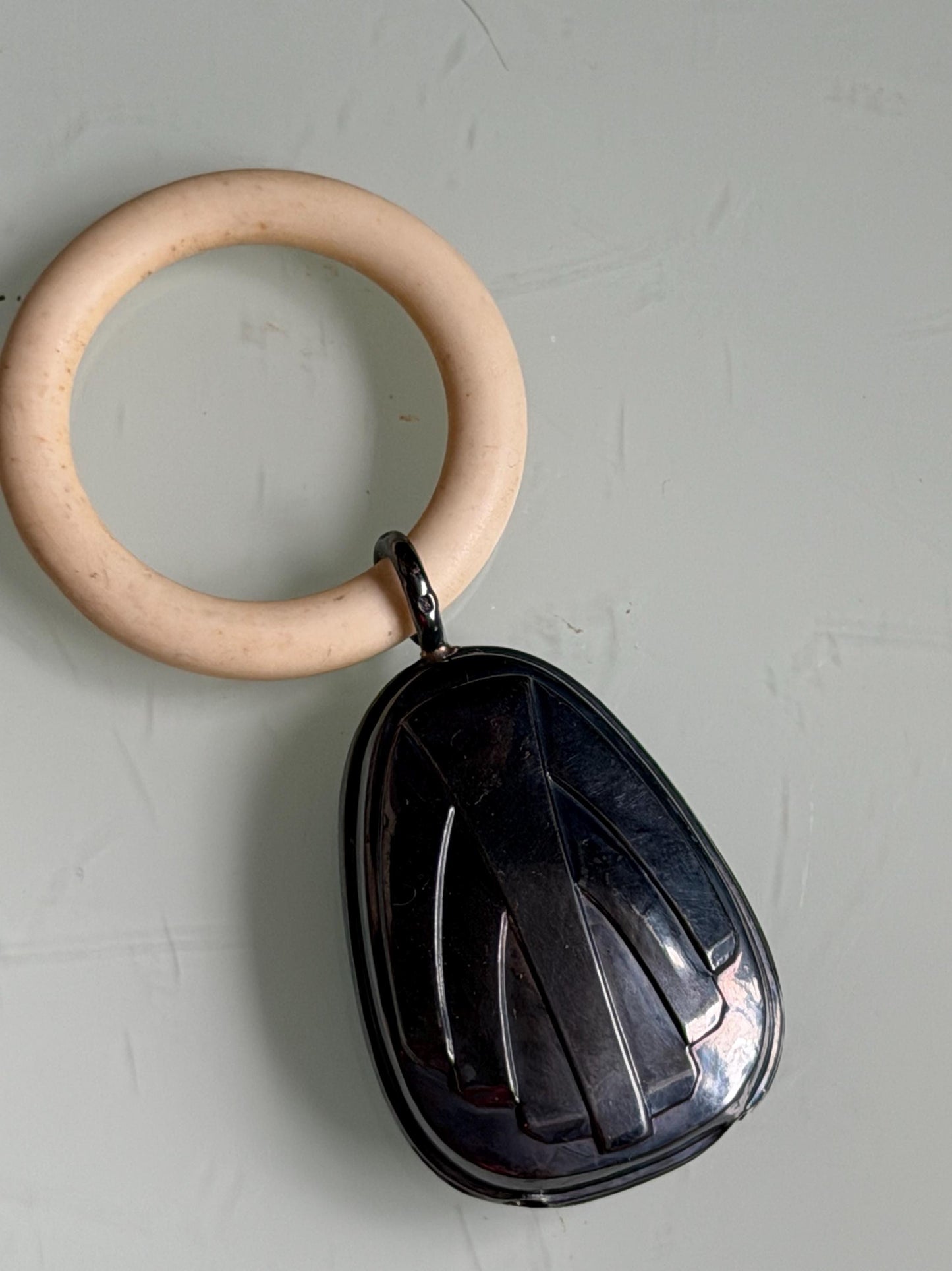 Bijtring, art deco, teething ring antique rattle for babybaby