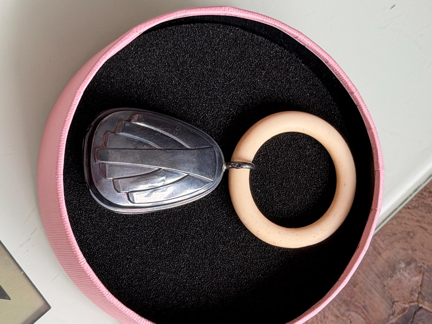 Bijtring, art deco, teething ring antique rattle for babybaby