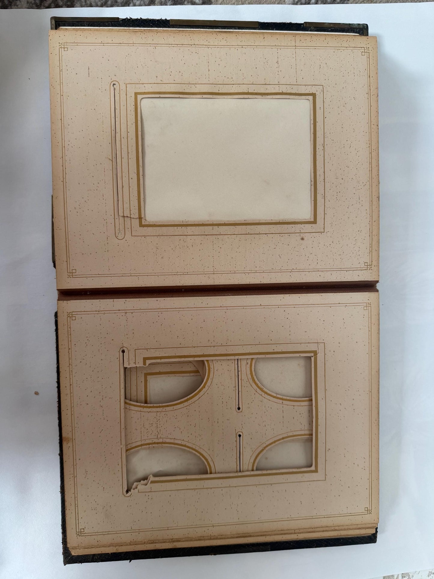 Victorian xl Photo Album, Ornate gold metal Mounts, 19th century. 28 cm.