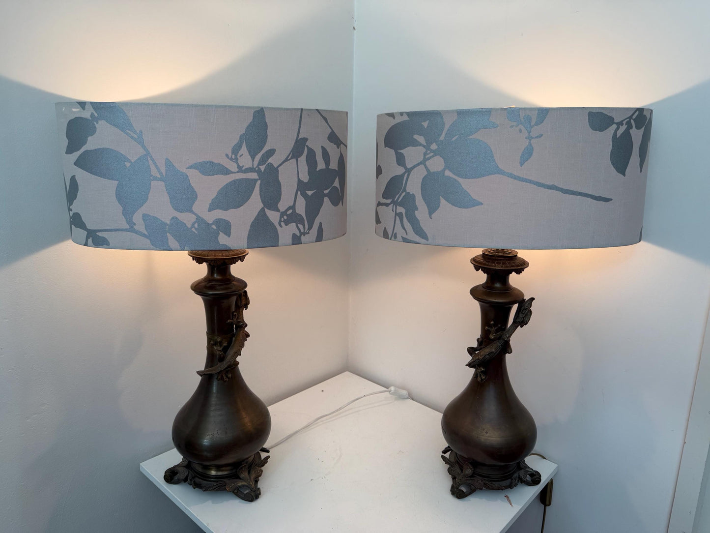 XL Pair of ‘lizzard’ lamps in bronze, nice patina,  antiques 19th napoleon III