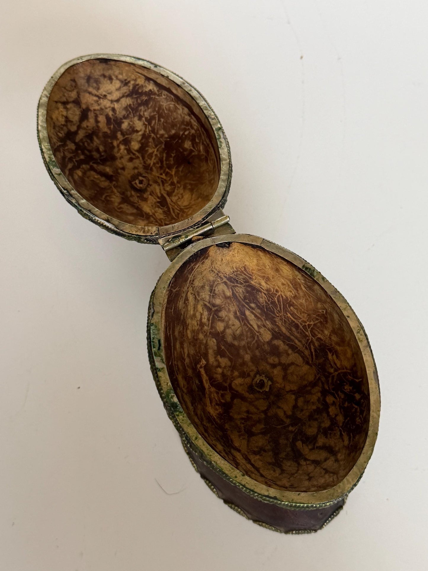Kokosnootbeker, 19th Century Colonial Coconut Shell Casket with Brass Mounts | c. 1850–1885
