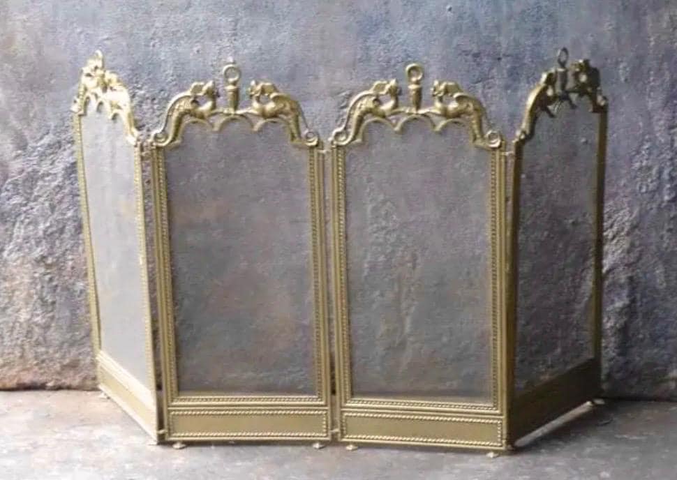 Firescreen, antique brass with dragons on lion feet, chique fireplace screen