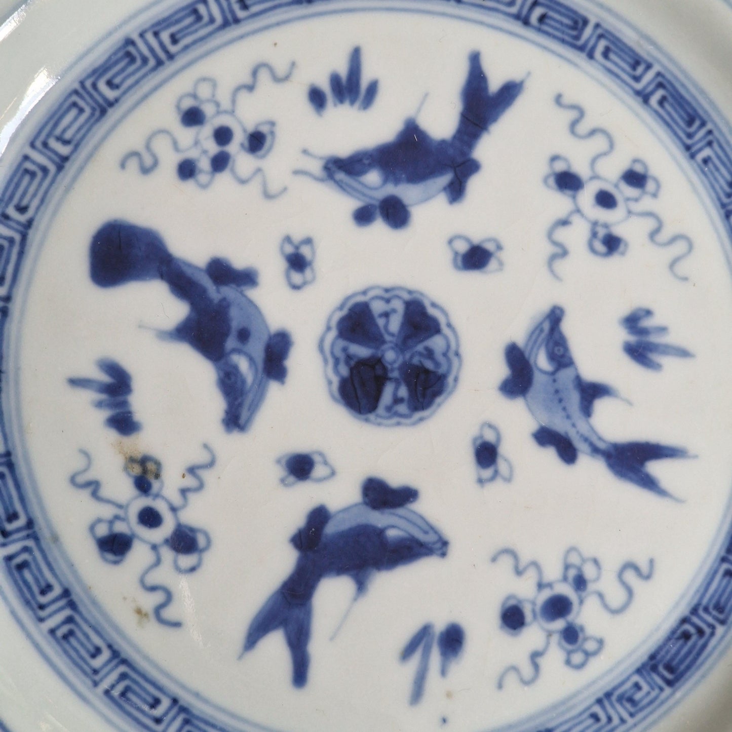 18th Century Chinese Export Porcelain Plate – Qianlong ca. 1760–1790 – Hand-Painted Blue & White – Four Perch