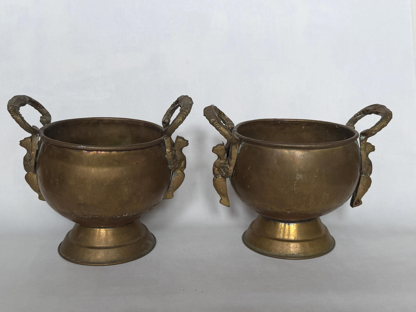 Antique Pair of Art Nouveau Cachepots with Mythical Winged Siren Handles c.1900–1920, set planters in red and yellow copper and brass