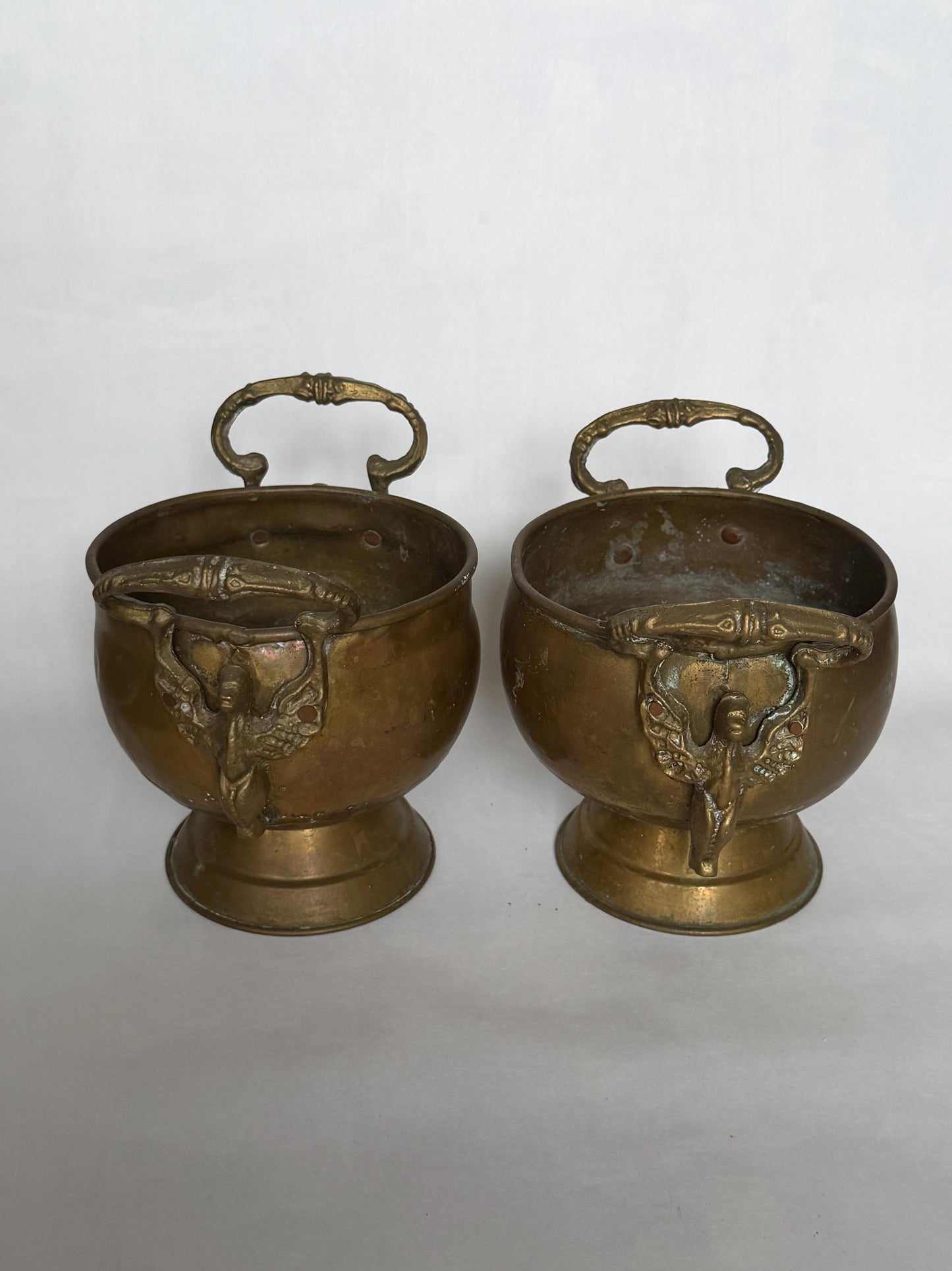 Antique Pair of Art Nouveau Cachepots with Mythical Winged Siren Handles c.1900–1920, set planters in red and yellow copper and brass