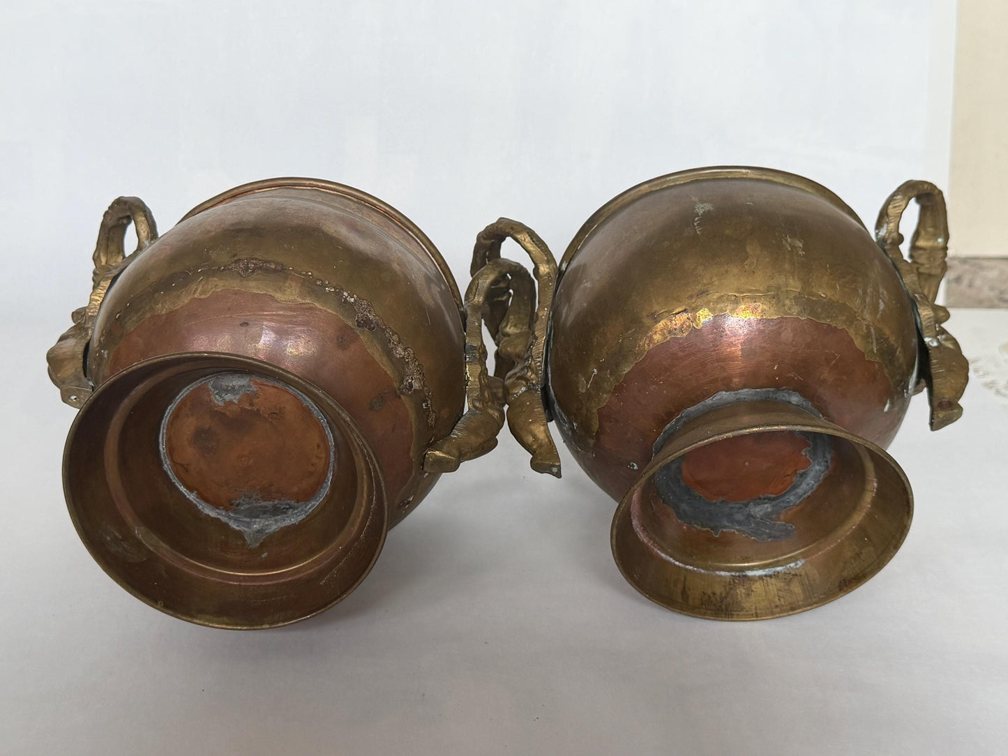 Antique Pair of Art Nouveau Cachepots with Mythical Winged Siren Handles c.1900–1920, set planters in red and yellow copper and brass
