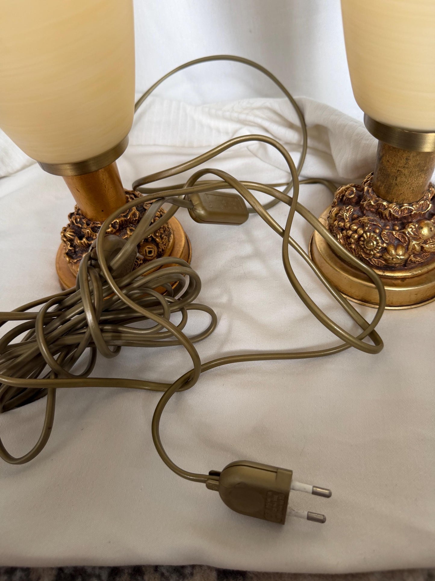 Pair of elegant tall Vintage Italian Hollywood Regency Table Lamps Frosted Glass Gilt Fruit Bases Mid Century Set tablelamps gold