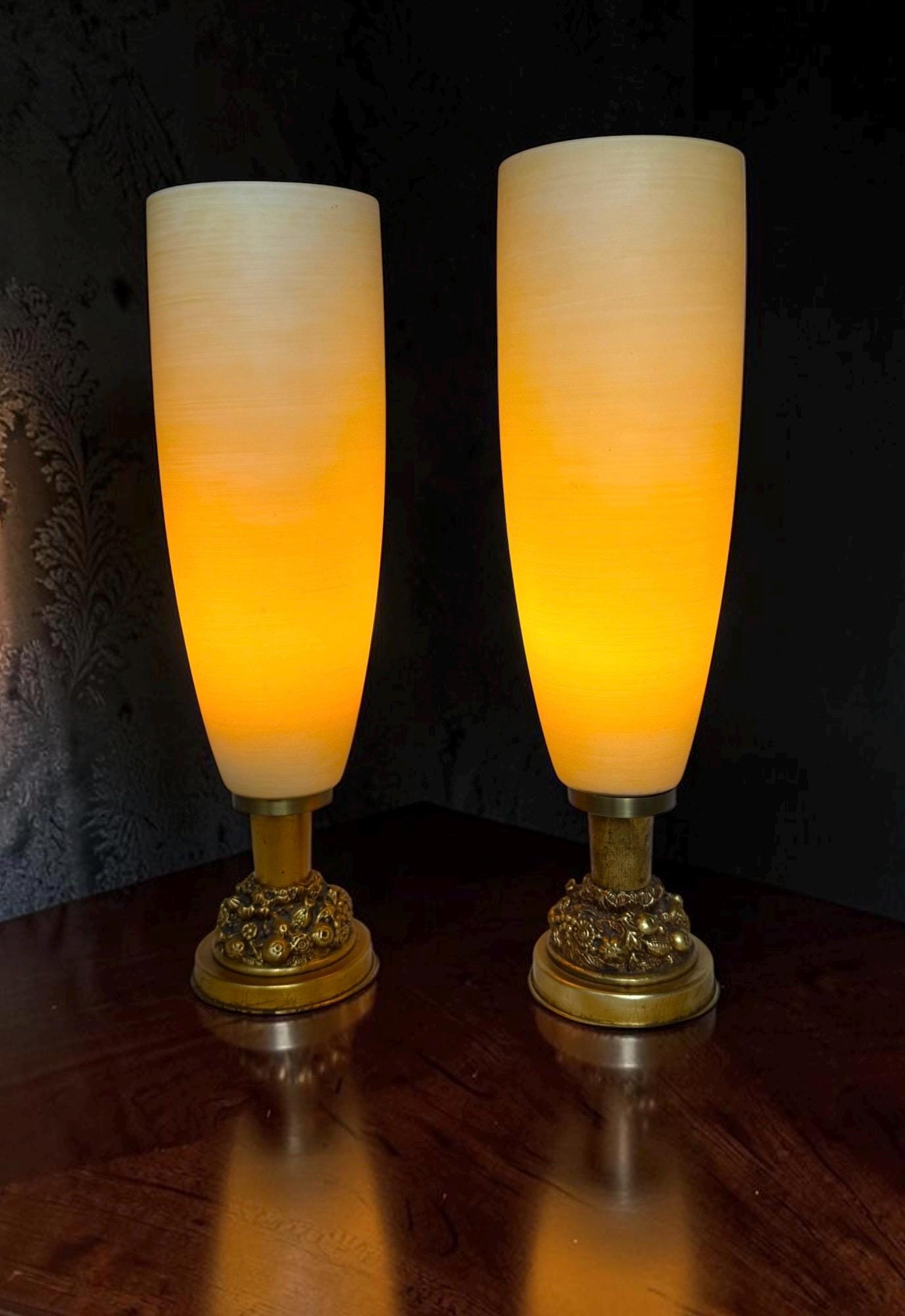Pair of elegant tall Vintage Italian Hollywood Regency Table Lamps Frosted Glass Gilt Fruit Bases Mid Century Set tablelamps gold