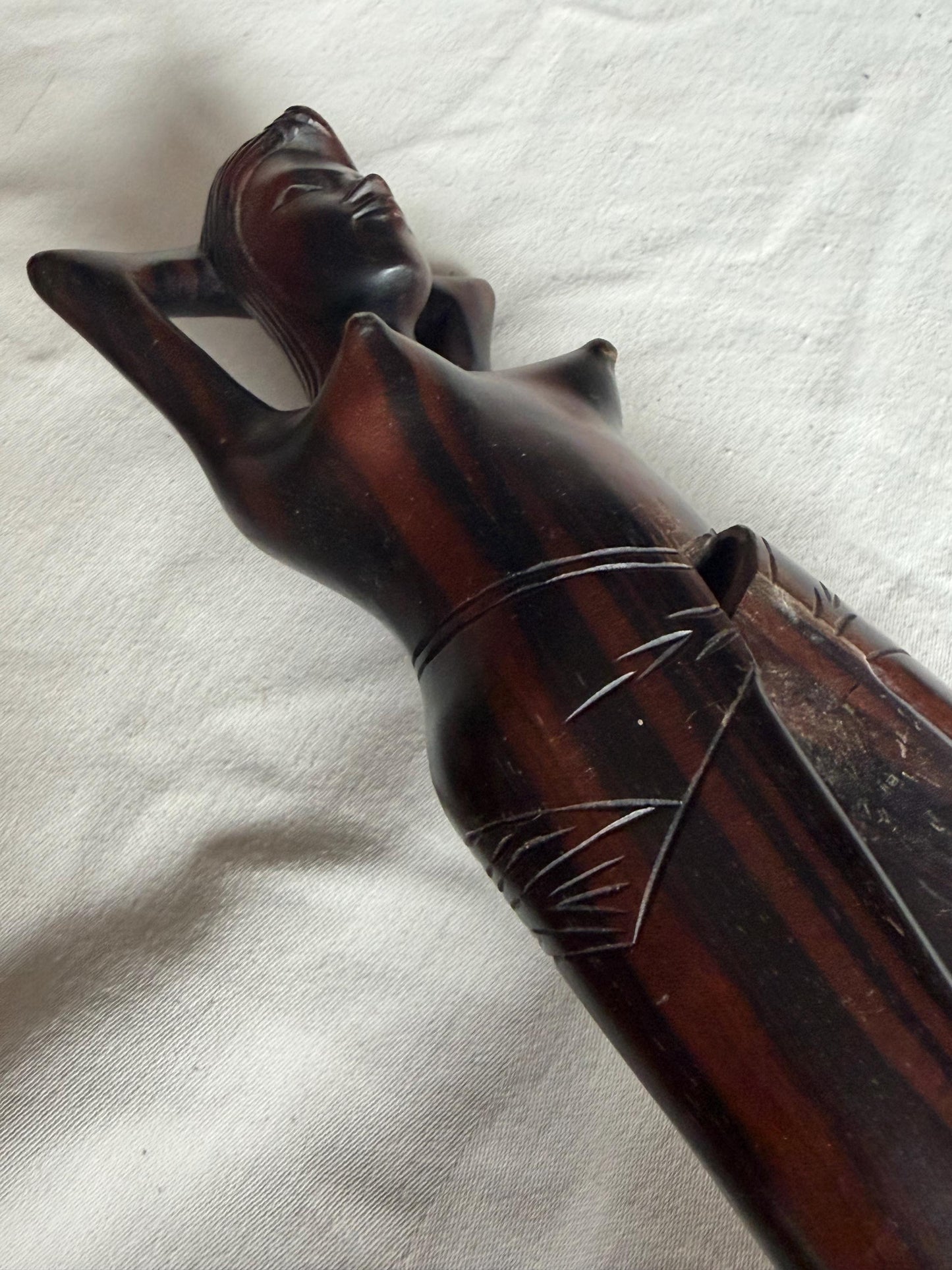African Ebony Wood Nutcracker – Hand Carved Female Figure – 34 cm – Vintage notenkraker woman legs
