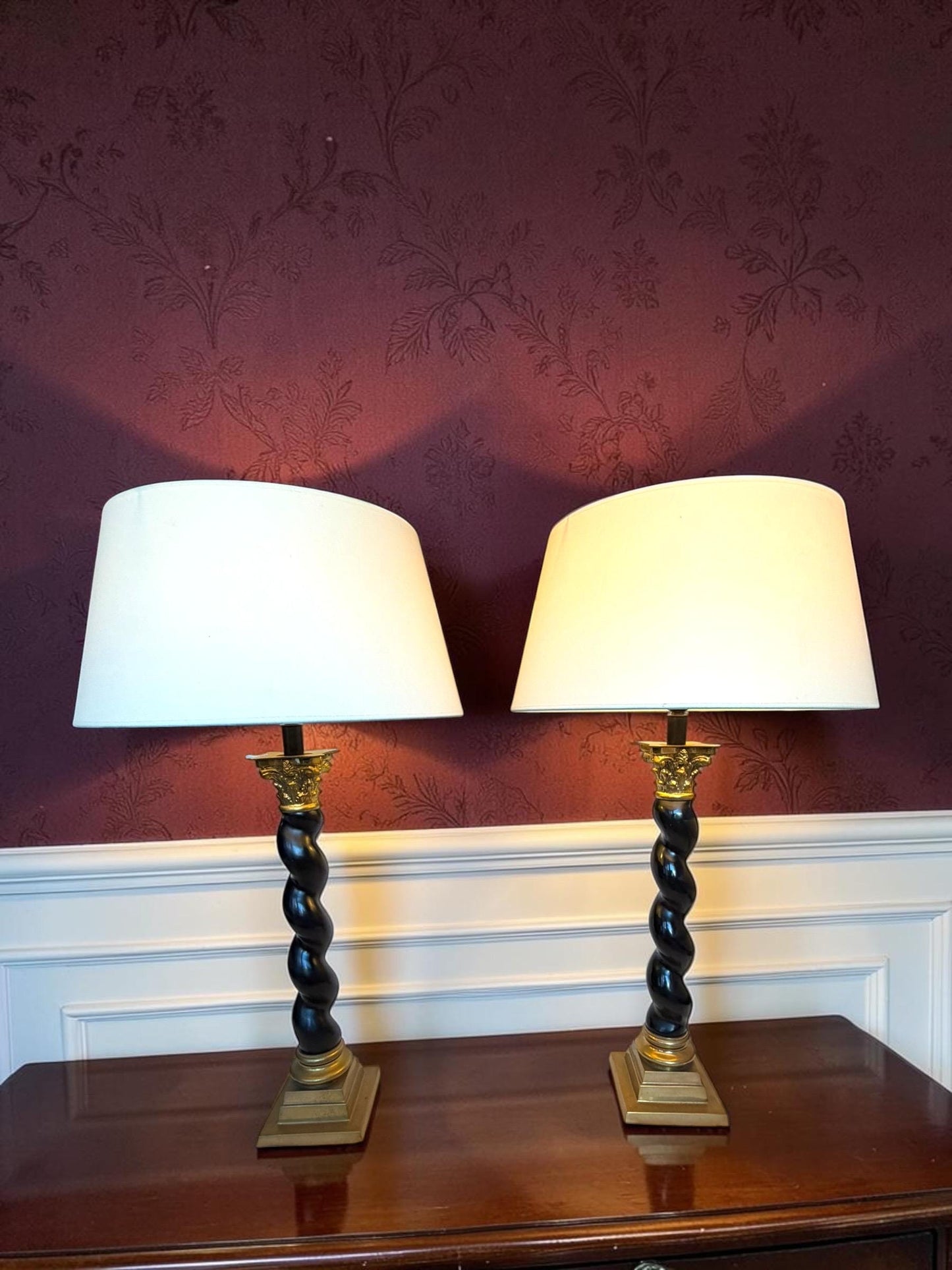XL Pair of French Solomonic Barley Twist Table Lamps, Black Gilt solid brass 1940s midcentury empire revival korintische zuil 78 cm, 39.7 in