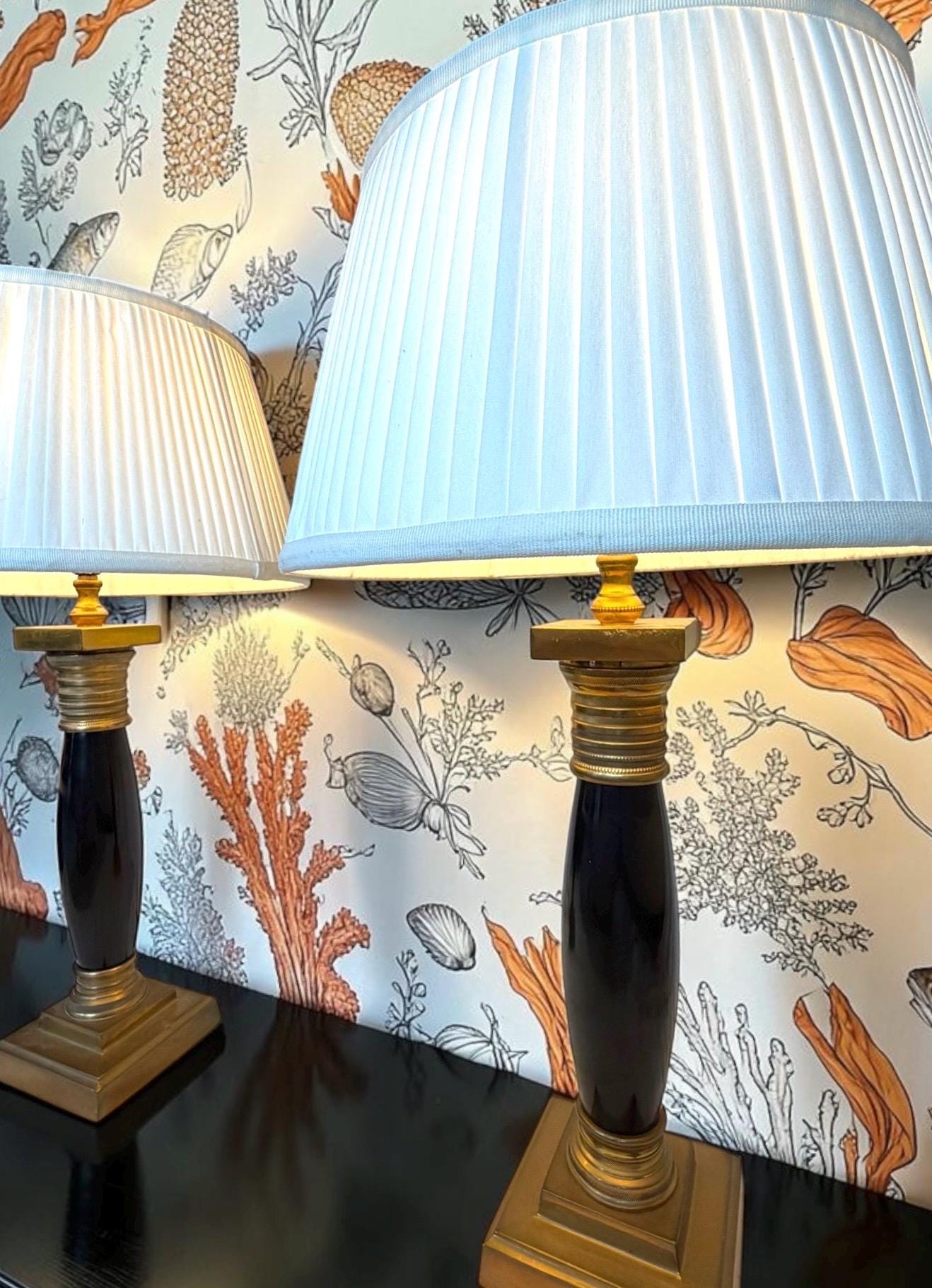 Set Empire Table Lamps, Brass gold & Black, White Pleated Shades, pair of peronne monaco regency kolom zuilen, 65 cm / 25.6 inch