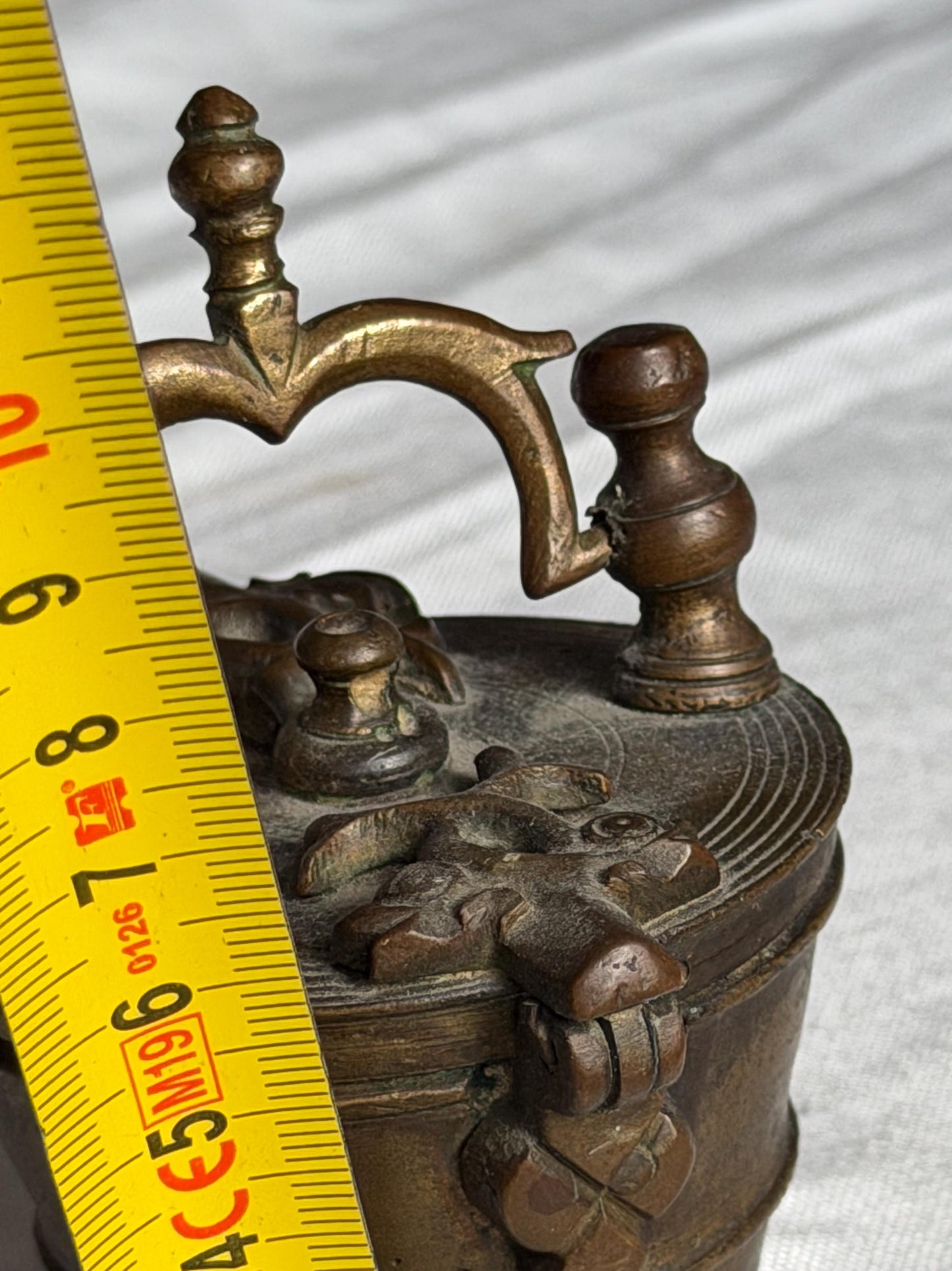 Antique ‘ Nuremberg bronze nesting cup weight set ‘ , sluitgewicht, 18th / 19th.