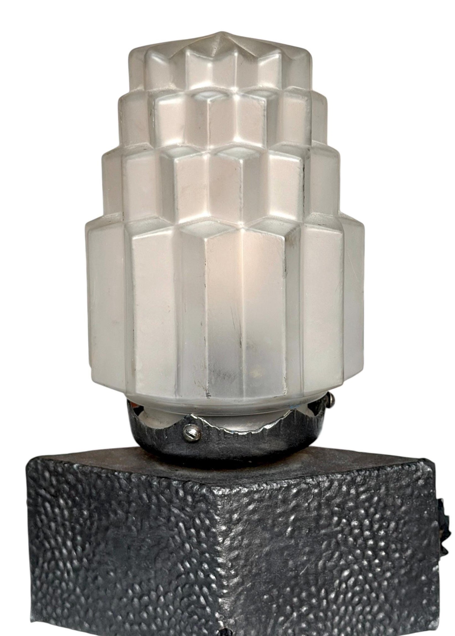 dutch Art Deco trapeze lamp. Hammered Cast Iron Table Lamp with Stepped Trapeze Frosted Glass Shade, 1930s, Amsterdam schoolausema lights