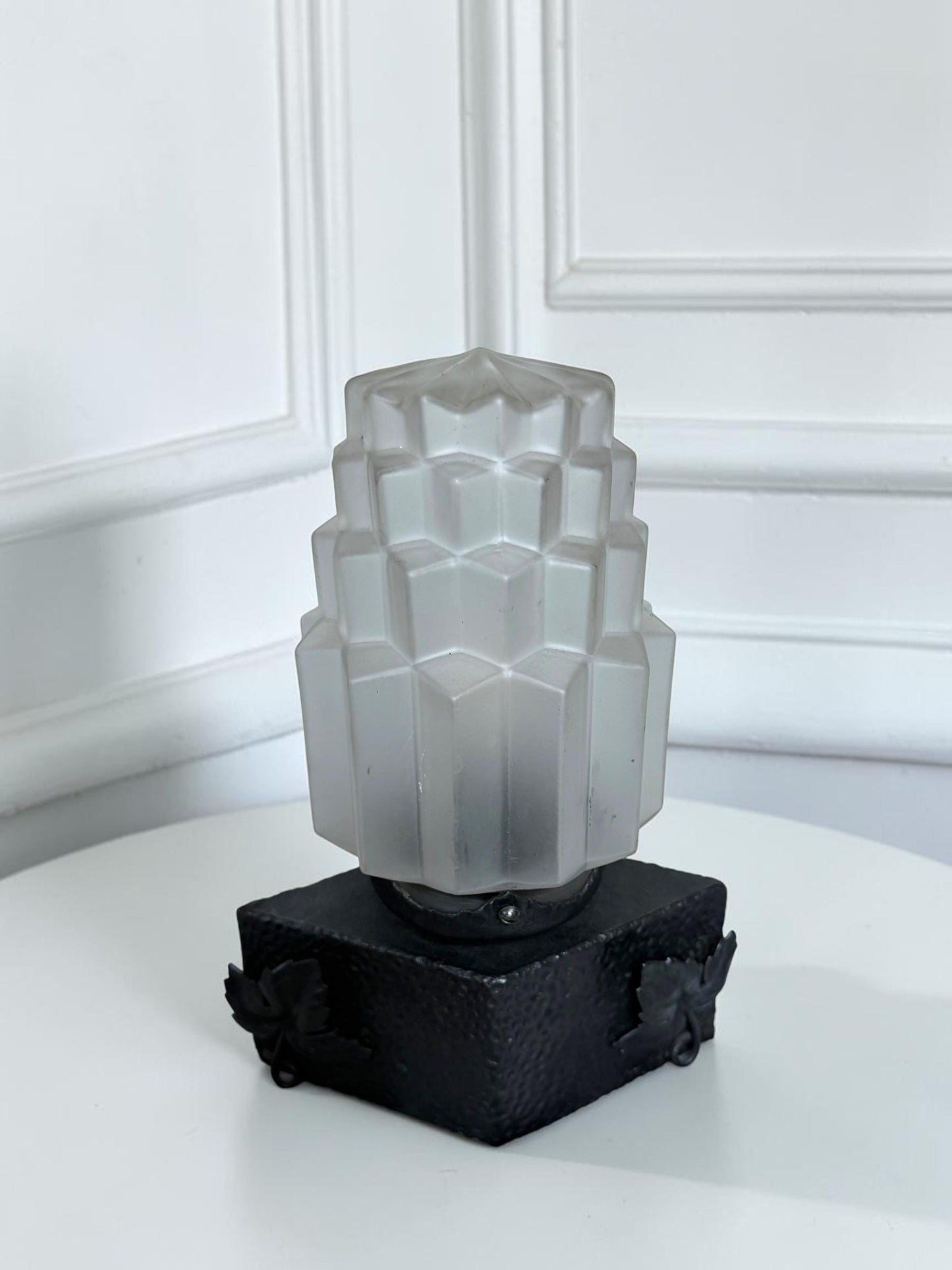 dutch Art Deco trapeze lamp. Hammered Cast Iron Table Lamp with Stepped Trapeze Frosted Glass Shade, 1930s, Amsterdam schoolausema lights