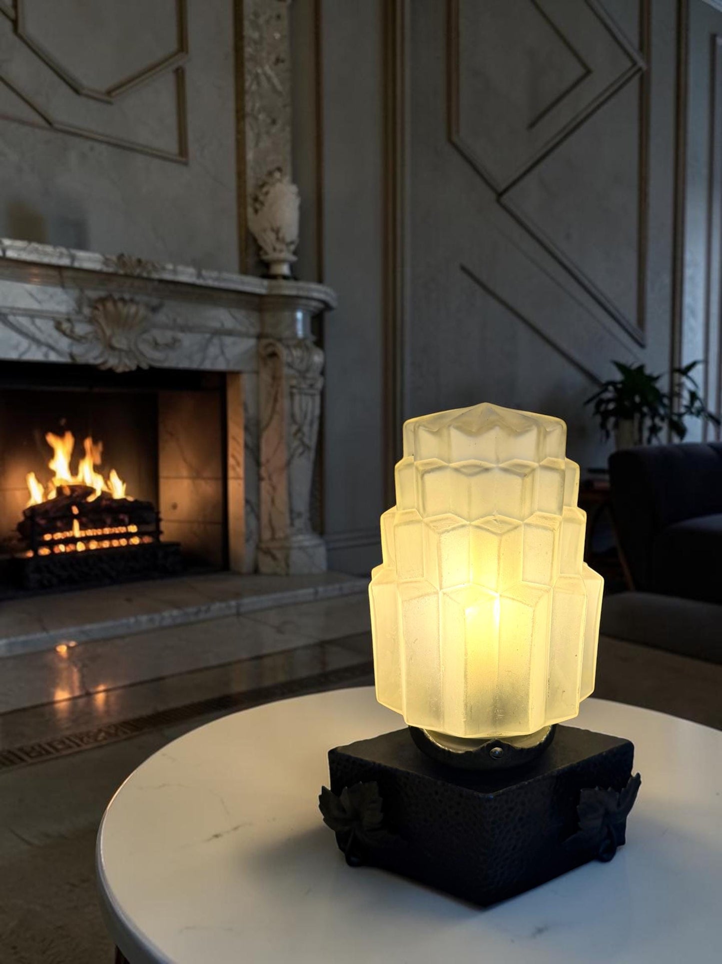 dutch Art Deco trapeze lamp. Hammered Cast Iron Table Lamp with Stepped Trapeze Frosted Glass Shade, 1930s, Amsterdam schoolausema lights