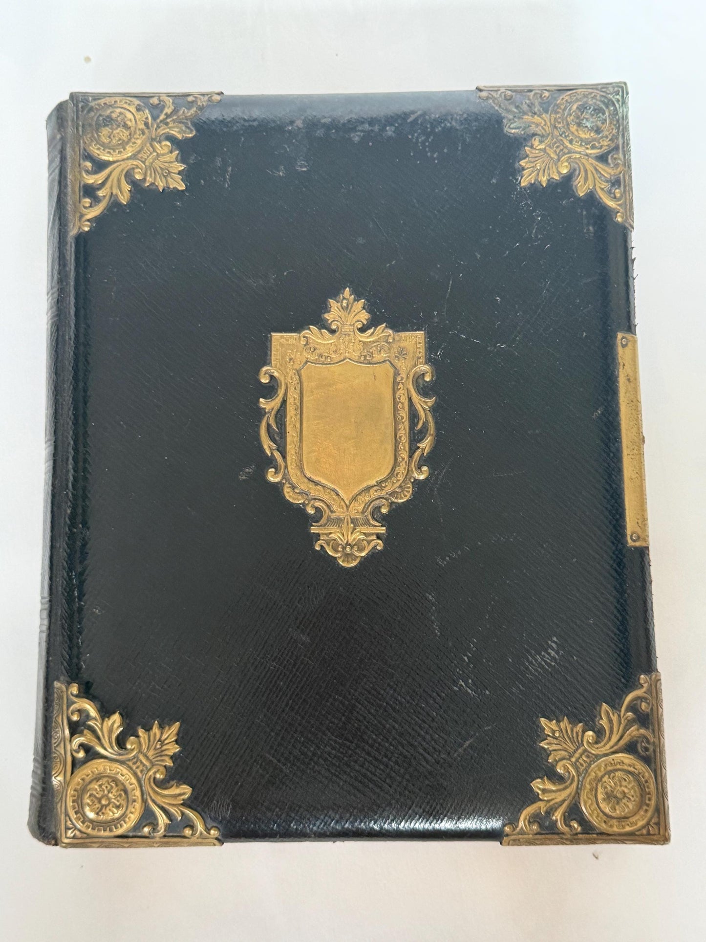 Victorian xl Photo Album, Ornate gold metal Mounts, 19th century. 28 cm.
