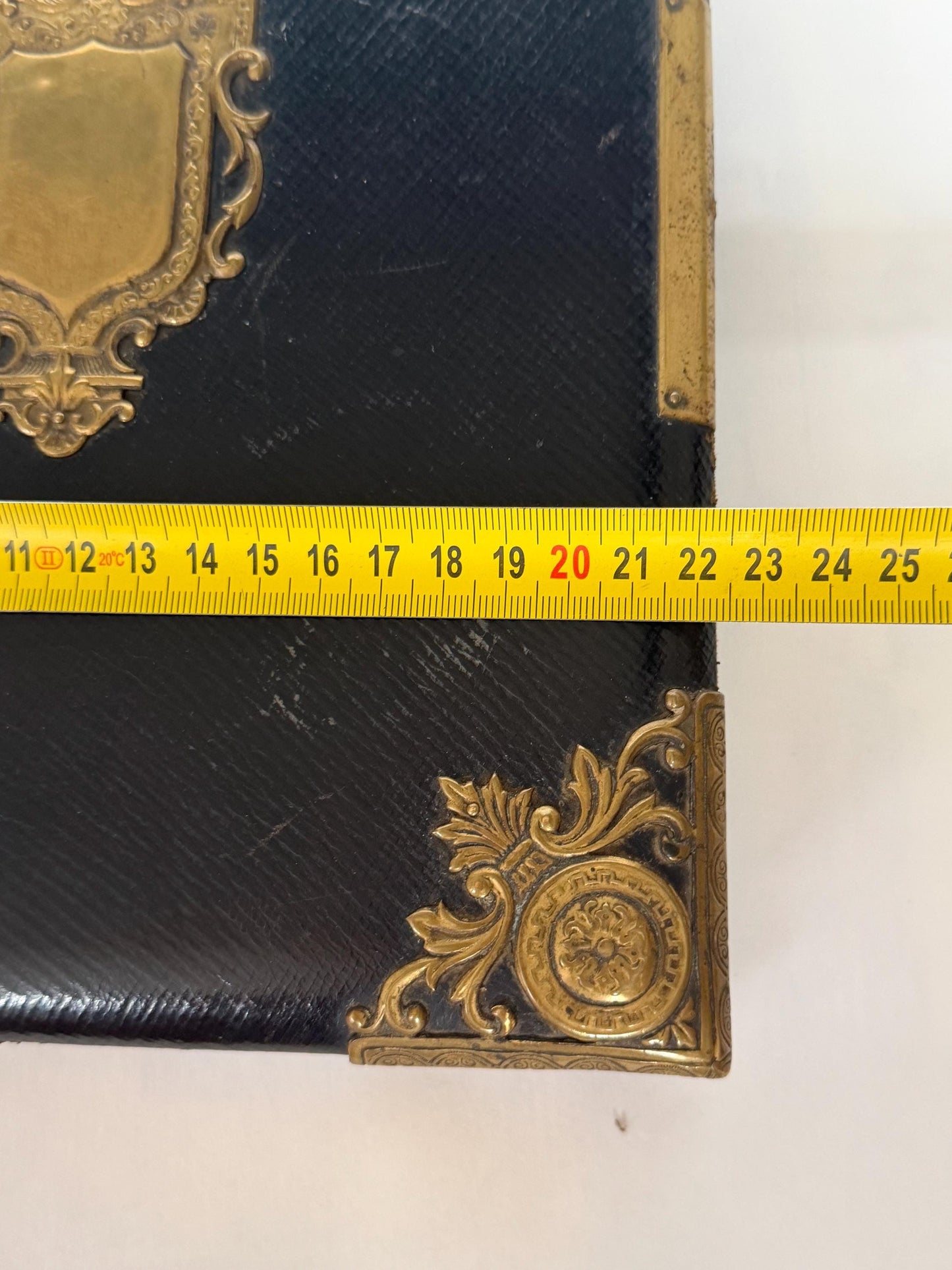 Victorian xl Photo Album, Ornate gold metal Mounts, 19th century. 28 cm.