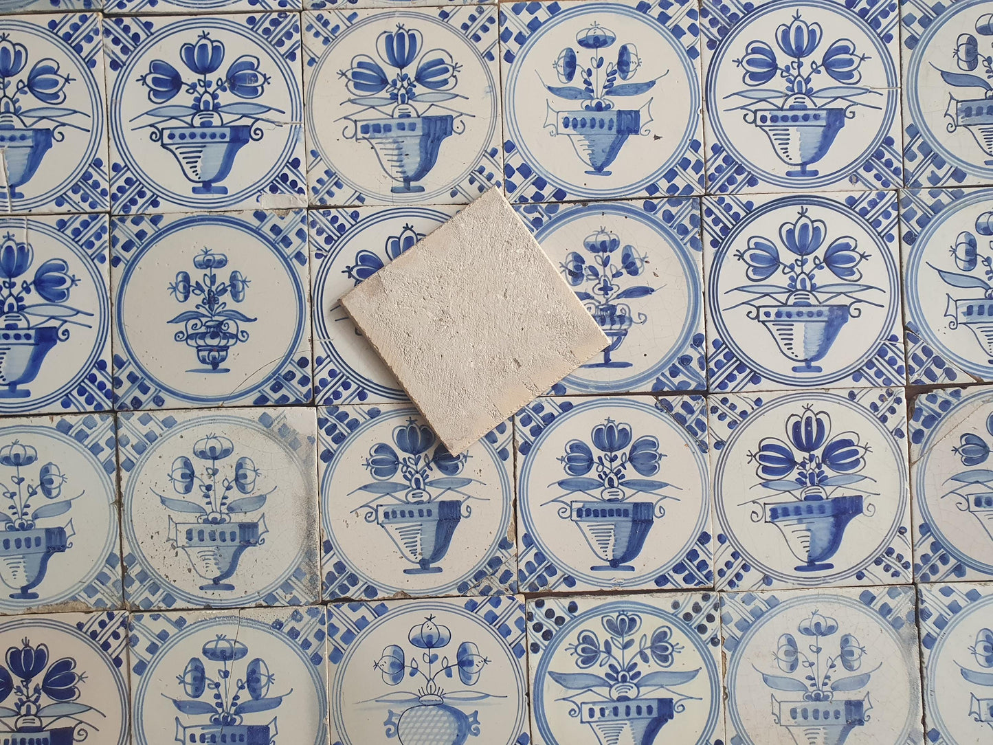 33 x Antique Delft flowers Tiles, 17th Century Dutch Wall Decor. planttile