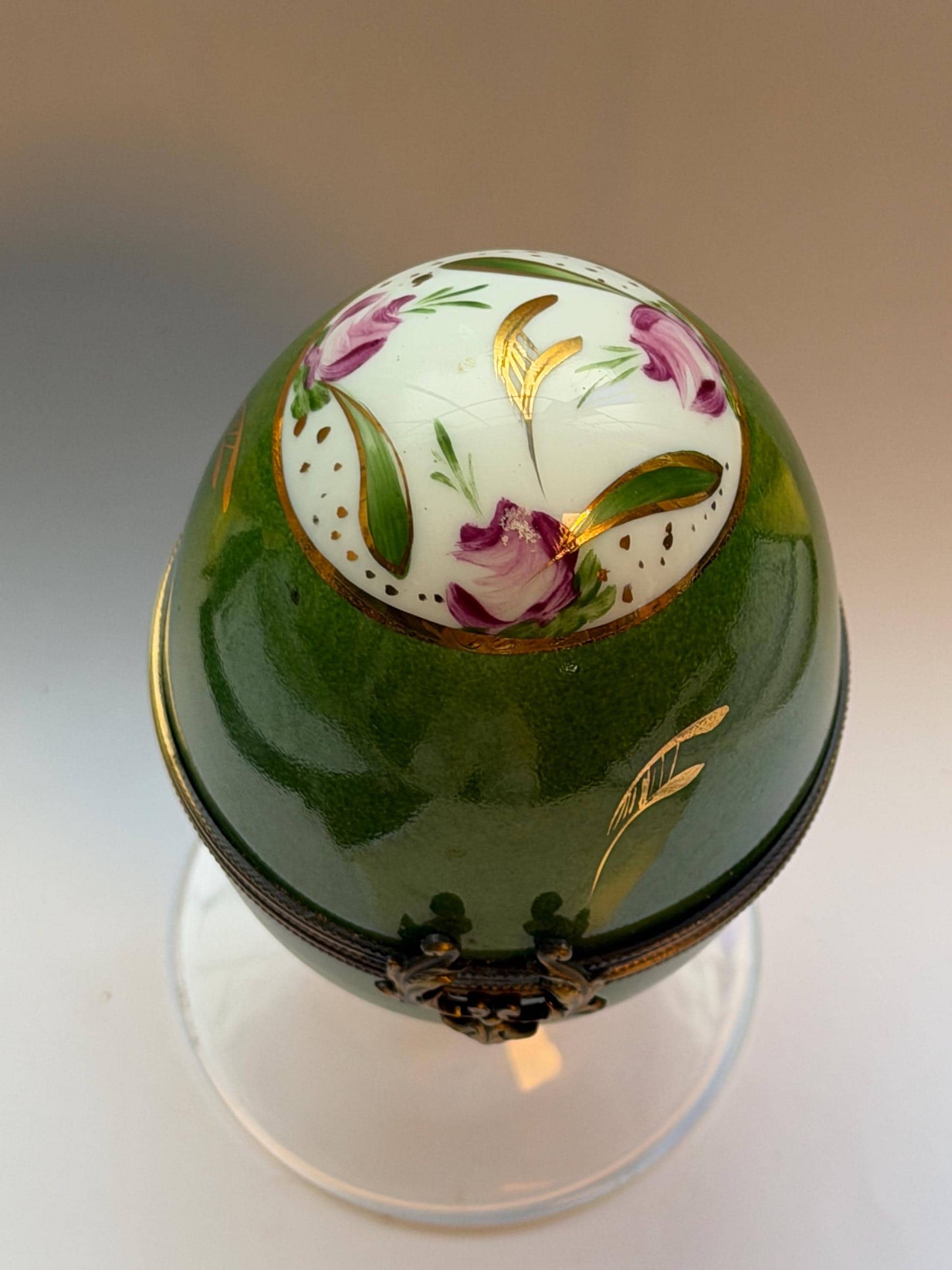 gilded porcelain musical egg w. gold swan, musicbox with Vintage Fabergé Style Egg Music Box with Hidden Trinket Compartment, vintage
