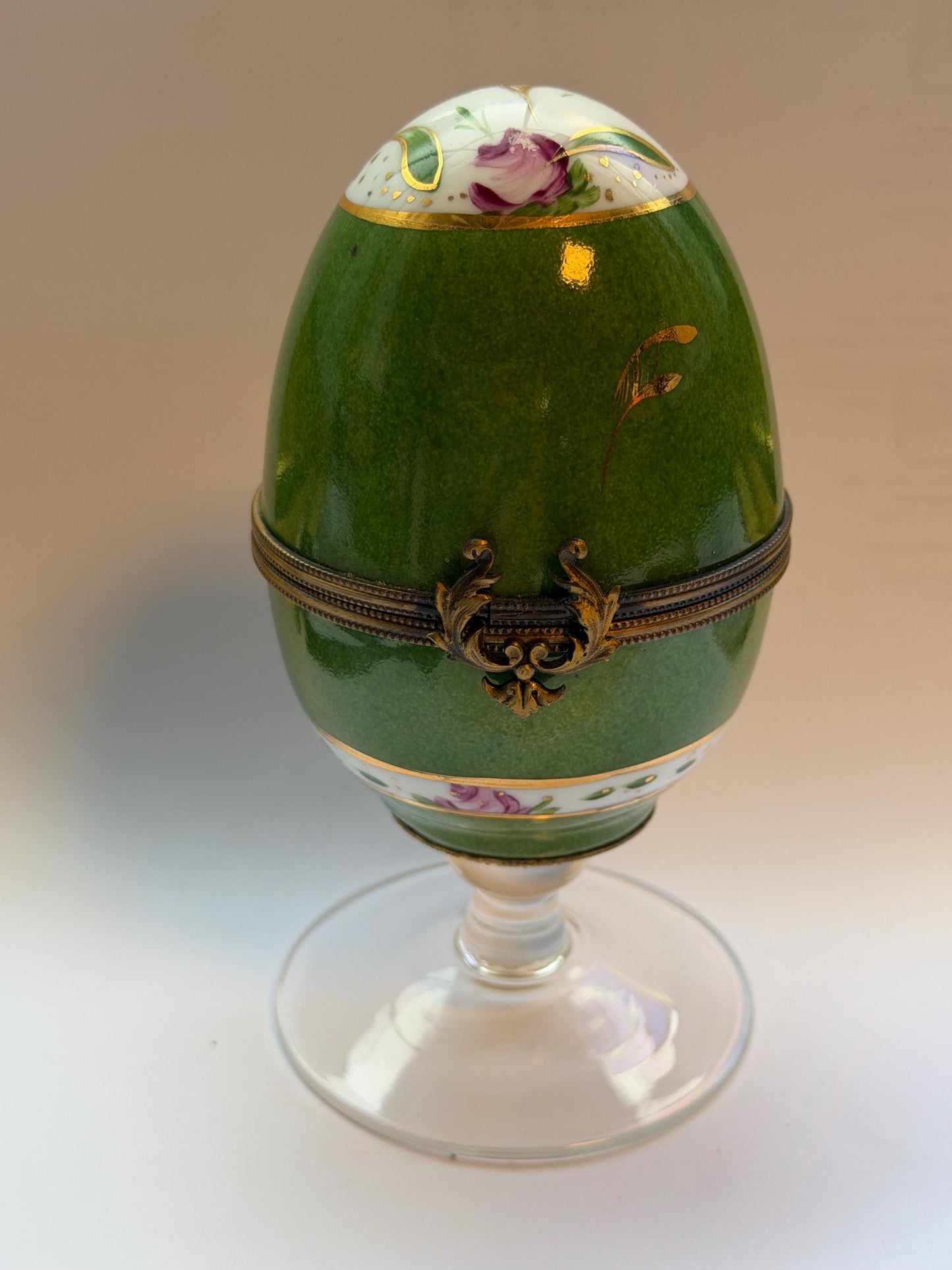 gilded porcelain musical egg w. gold swan, musicbox with Vintage Fabergé Style Egg Music Box with Hidden Trinket Compartment, vintage
