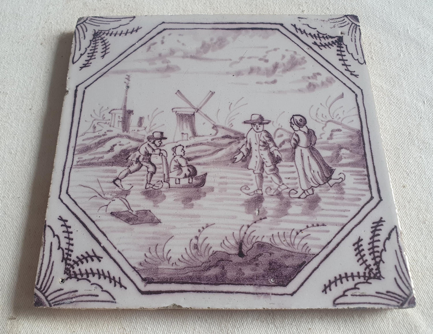 Delft tile, ice skating, Skater, 18th century (c. 1760) Dutch manganese tile . ( figuretile )