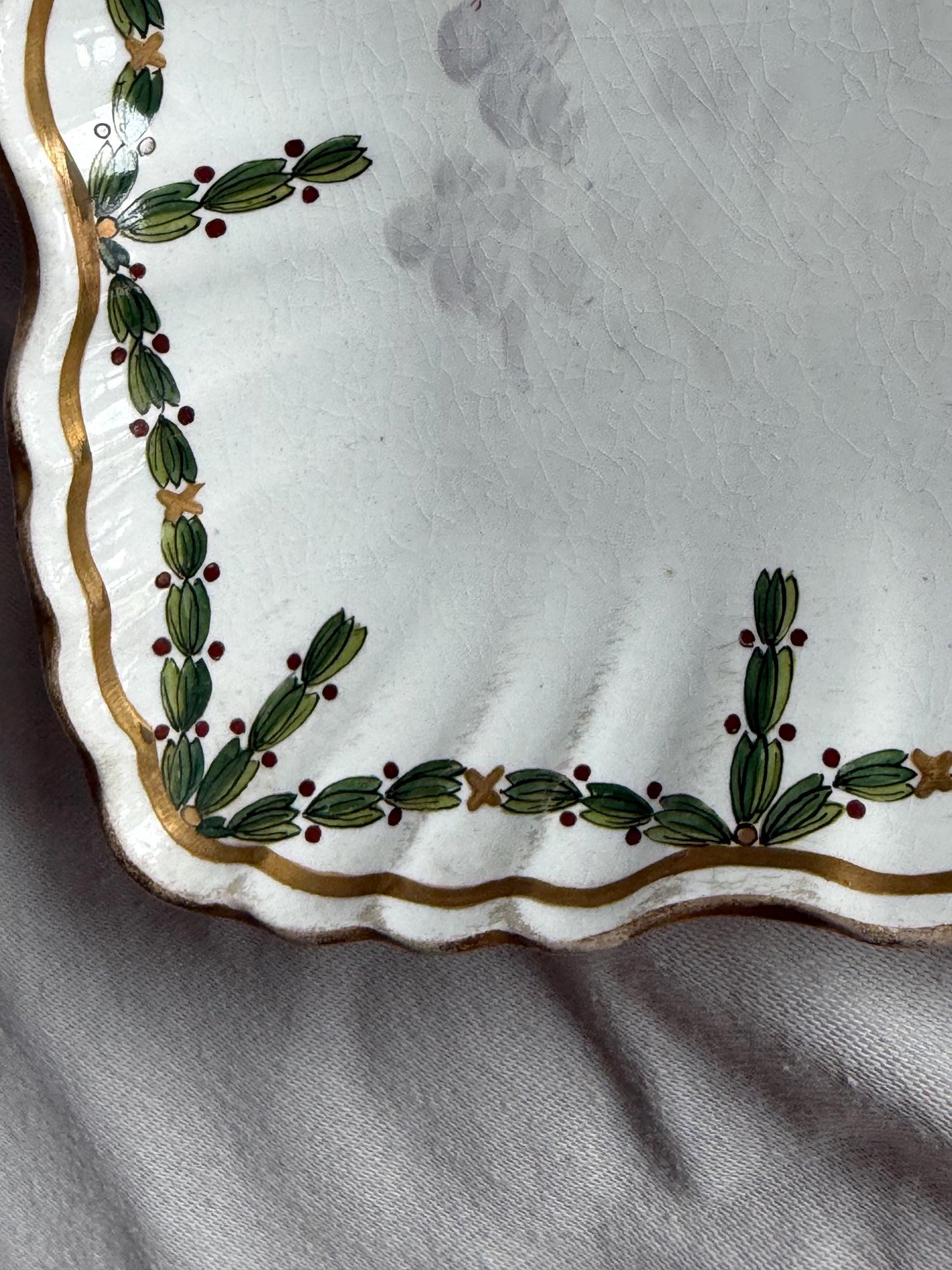 19th Century French Faience Dish – Faït Parmoy Gilot – Scenic Decor plate antique