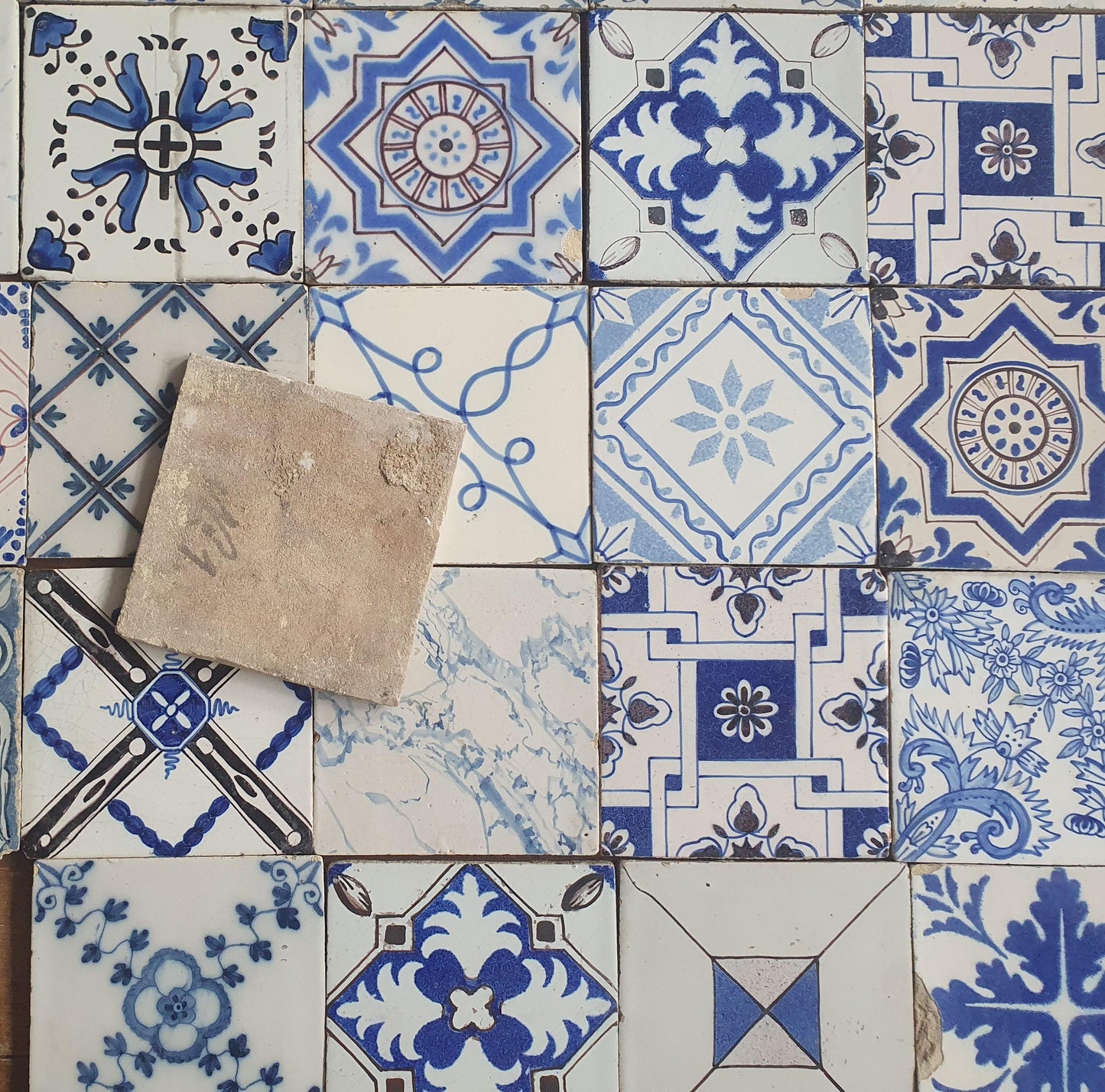 45 x Dutch Delft Blue Tile Ormanent, mix, 18th-19th century, antique collectable and backsplash fireplace kitchen tiles. ornamenttile