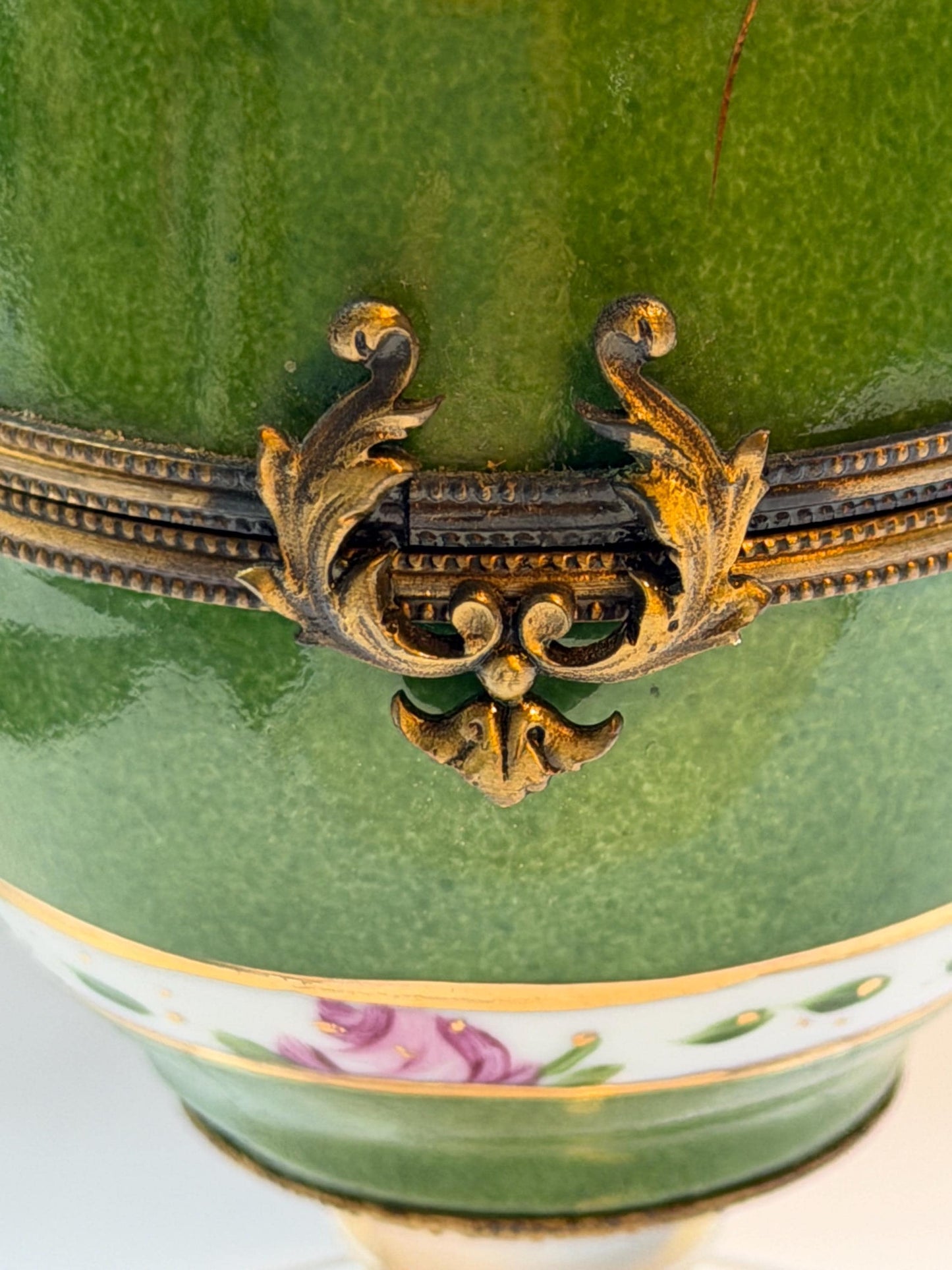gilded porcelain musical egg w. gold swan, musicbox with Vintage Fabergé Style Egg Music Box with Hidden Trinket Compartment, vintage
