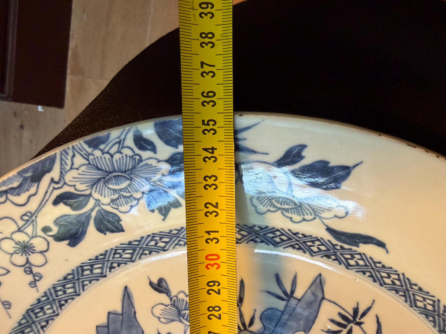 XL chinese Export Blue and White Porcelain Charger Qianlong Scholar’s Garden 35,5 cm