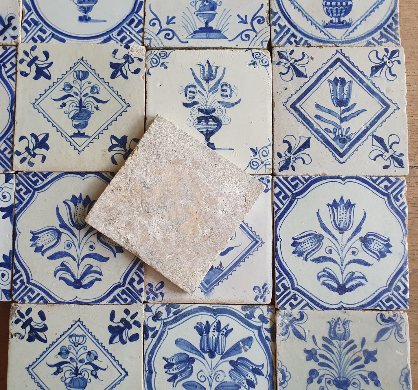 16 xAntique Delft Tulip Tiles, 17th Century Dutch Tilefield (16pc) Around 1620-1640