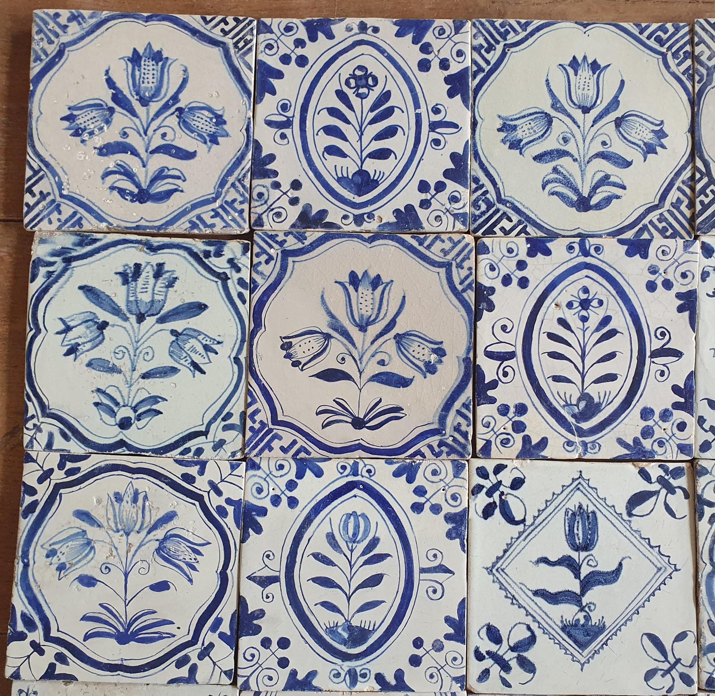 25 xAntique Delft Tulip Tiles, 17th Century Dutch Tilefield  Around 1620-1640