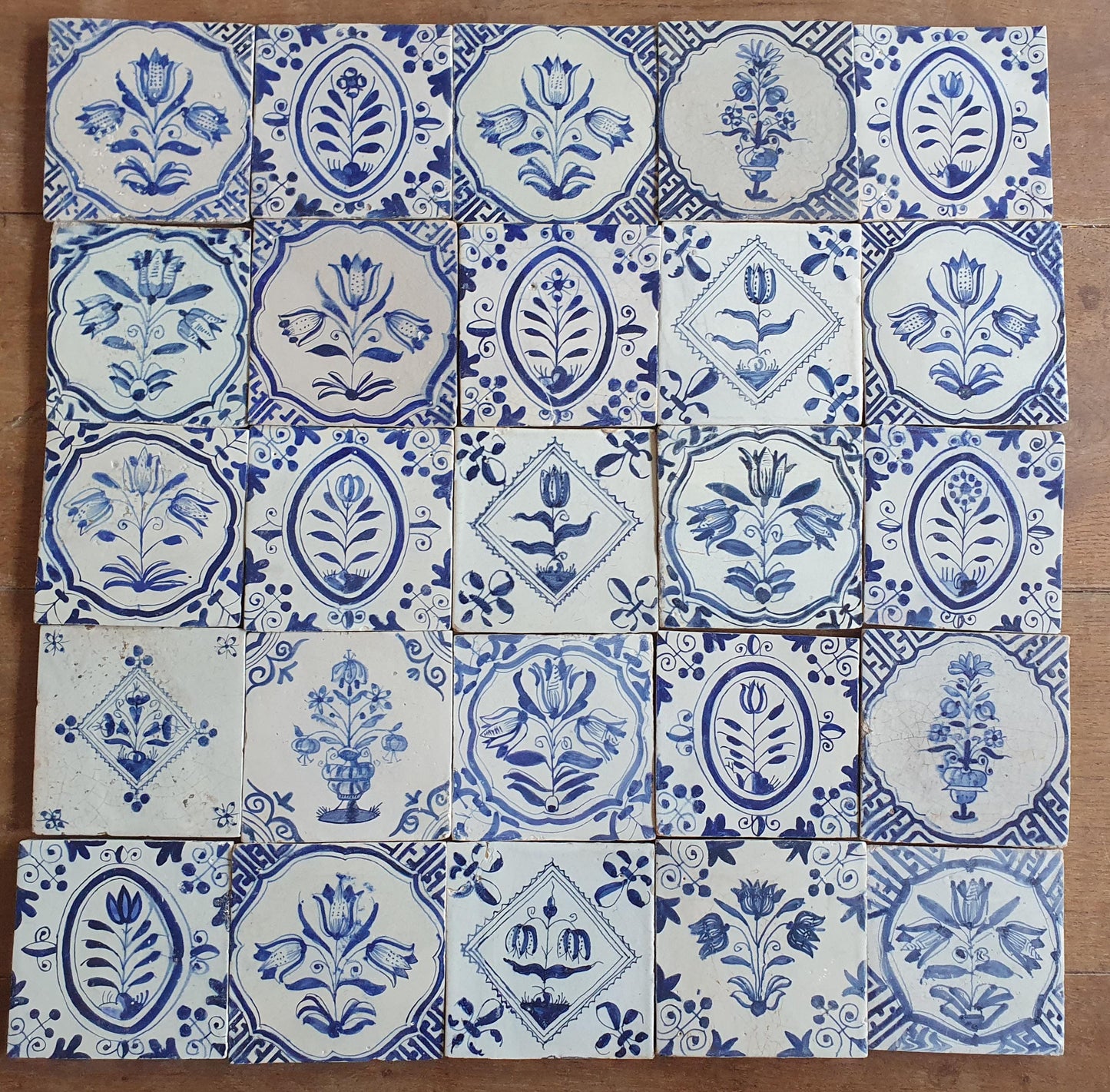 25 xAntique Delft Tulip Tiles, 17th Century Dutch Tilefield  Around 1620-1640