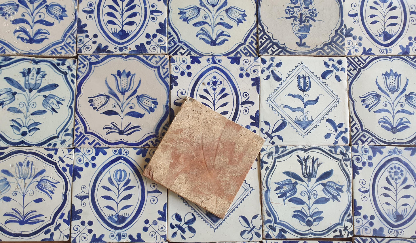 25 xAntique Delft Tulip Tiles, 17th Century Dutch Tilefield  Around 1620-1640