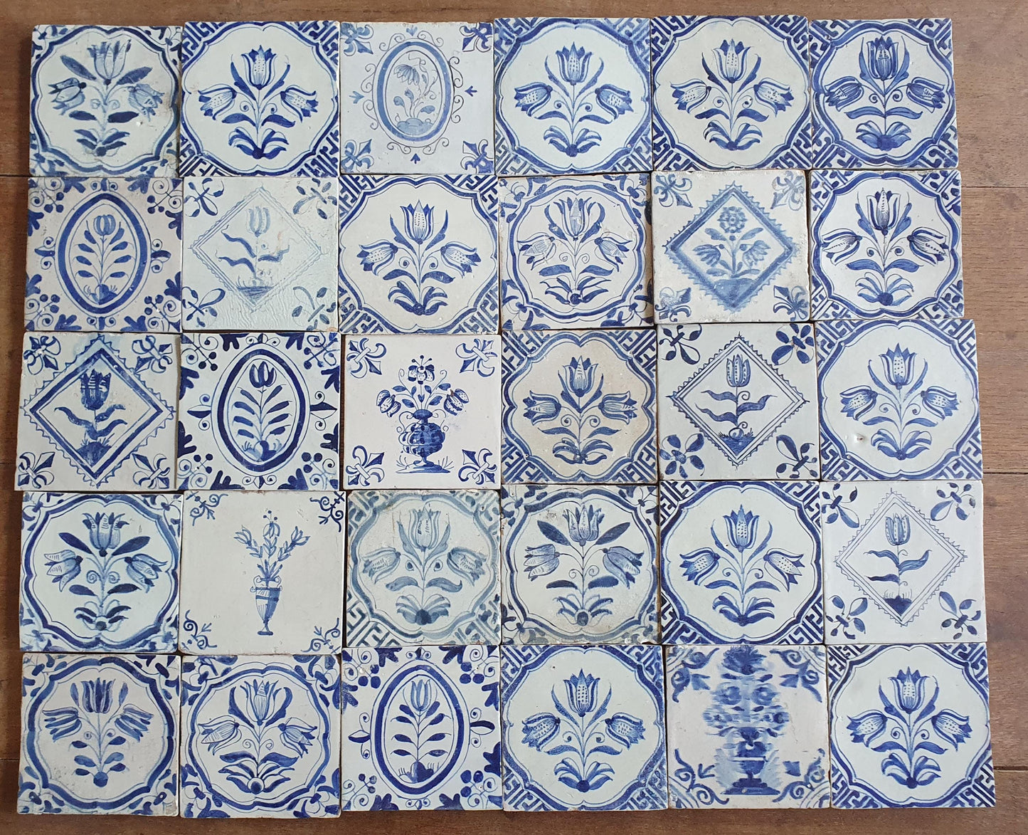 30 xAntique Delft Tulip Tiles, 17th Century Dutch Tilefield  Around 1620-1640