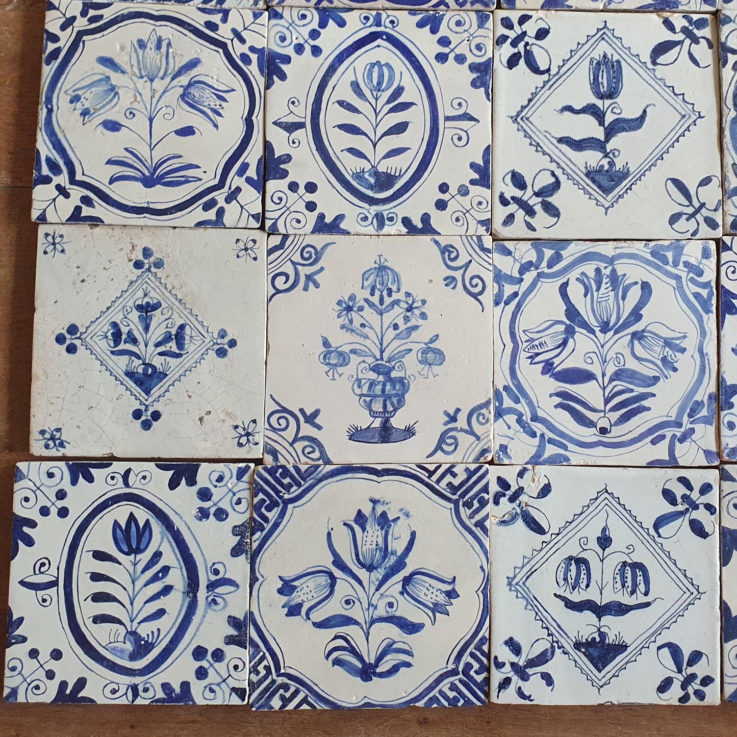 25 xAntique Delft Tulip Tiles, 17th Century Dutch Tilefield  Around 1620-1640