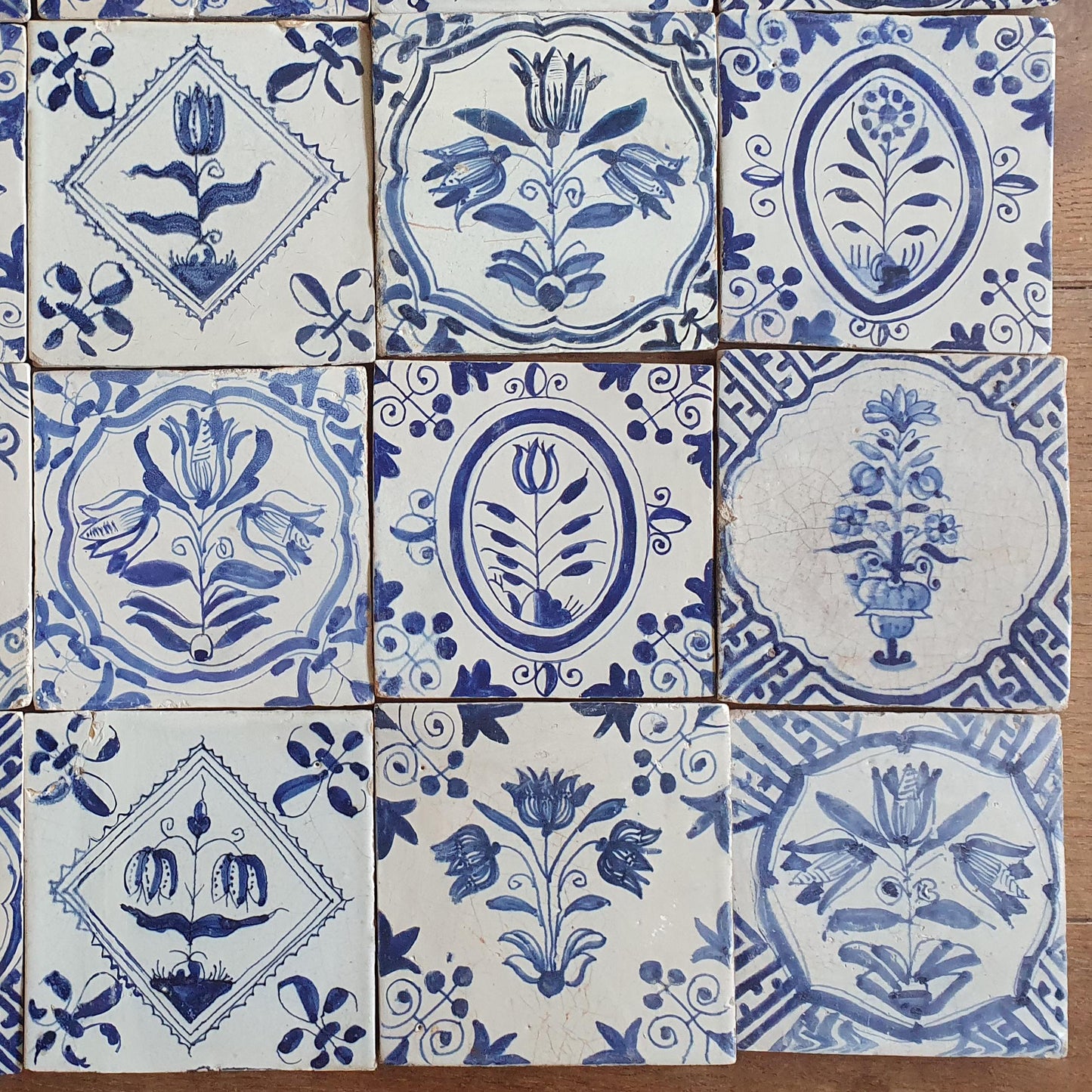 25 xAntique Delft Tulip Tiles, 17th Century Dutch Tilefield  Around 1620-1640