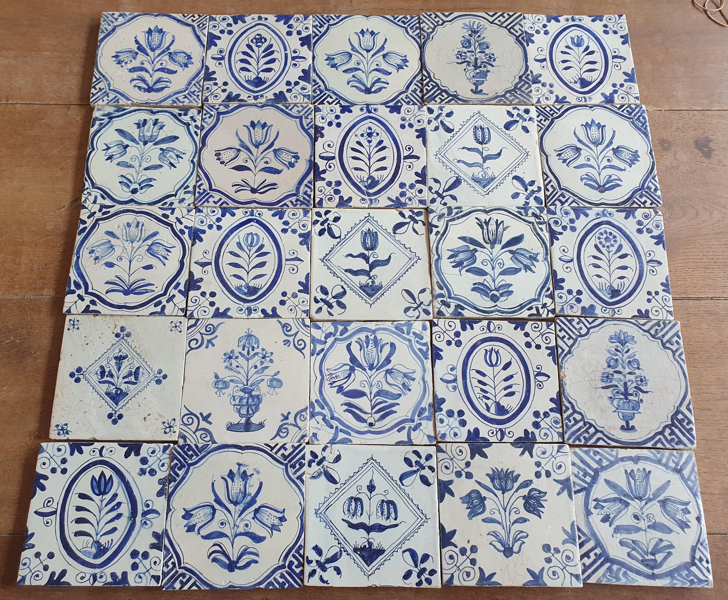 25 xAntique Delft Tulip Tiles, 17th Century Dutch Tilefield  Around 1620-1640