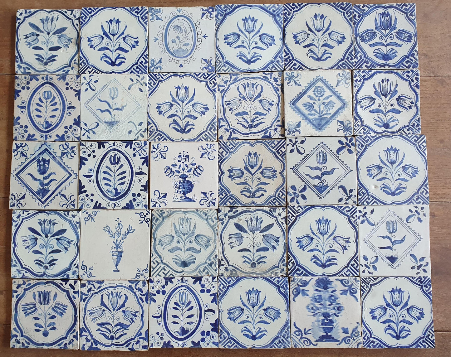30 xAntique Delft Tulip Tiles, 17th Century Dutch Tilefield  Around 1620-1640
